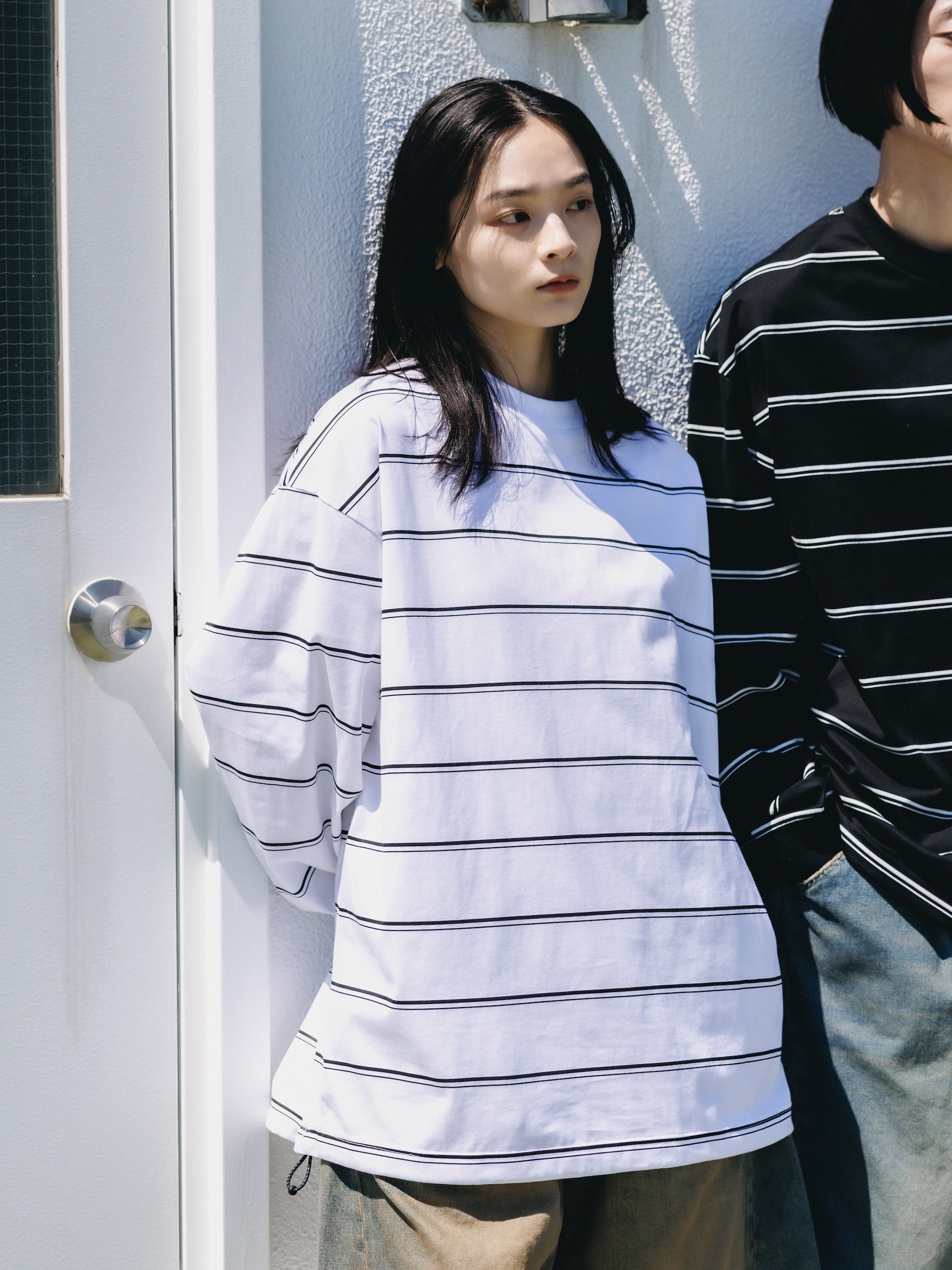 THICK THIN STRIPE L/S T-SHIRT WITH DRAWSTRINGS (WHITE))