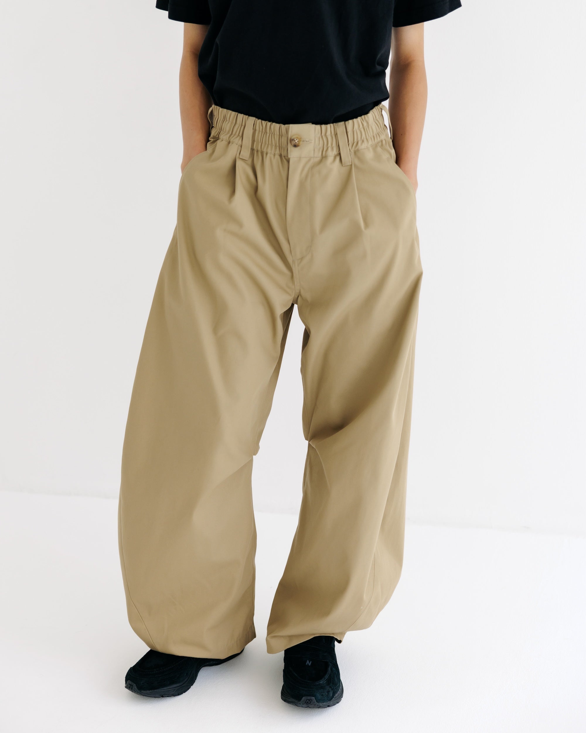 【9.10 WED 20:00- IN STOCK】BARREL LEG EASY PANTS (BEIGE)