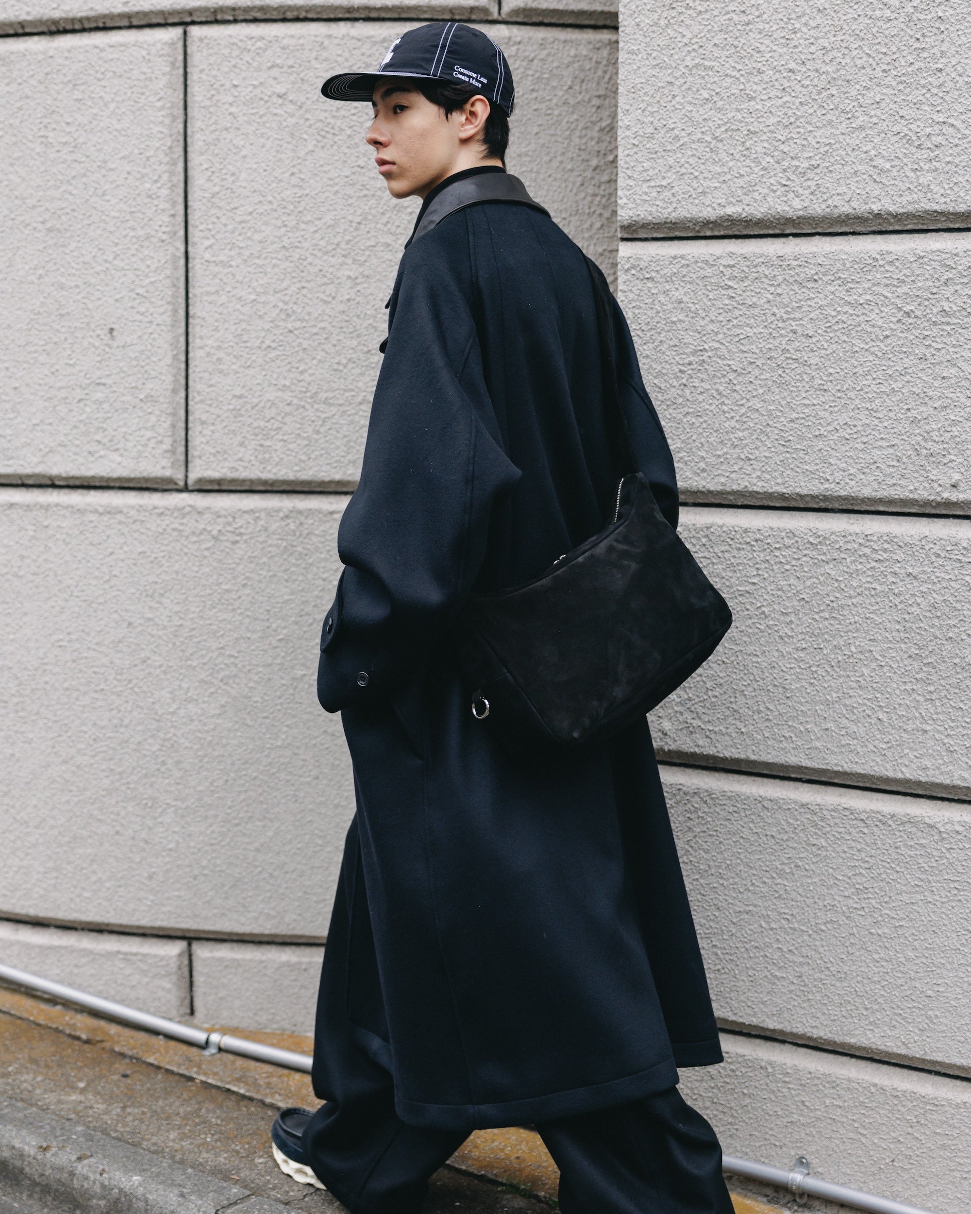 SUEDE HOLIDAY BAG (BLACK)