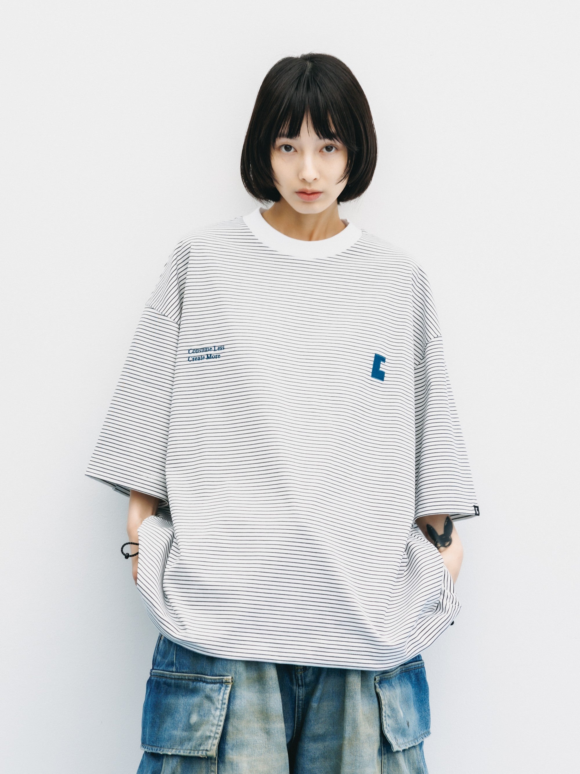 【6.13 SAT 20:00- IN STOCK】"C×CONCEPT" STRIPED S/S T-SHIRT WITH DRAWSTRINGS (WHITE×BLACK)
