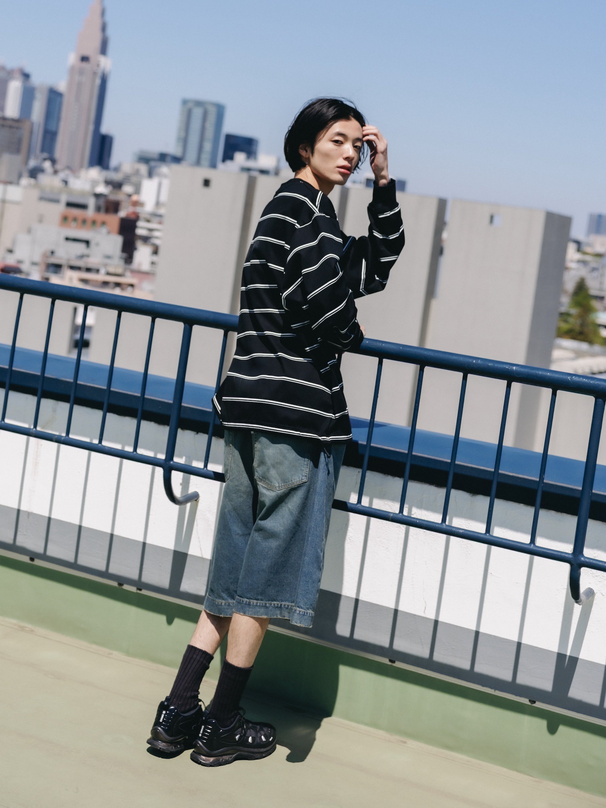 THICK THIN STRIPE L/S T-SHIRT WITH DRAWSTRINGS (BLACK)