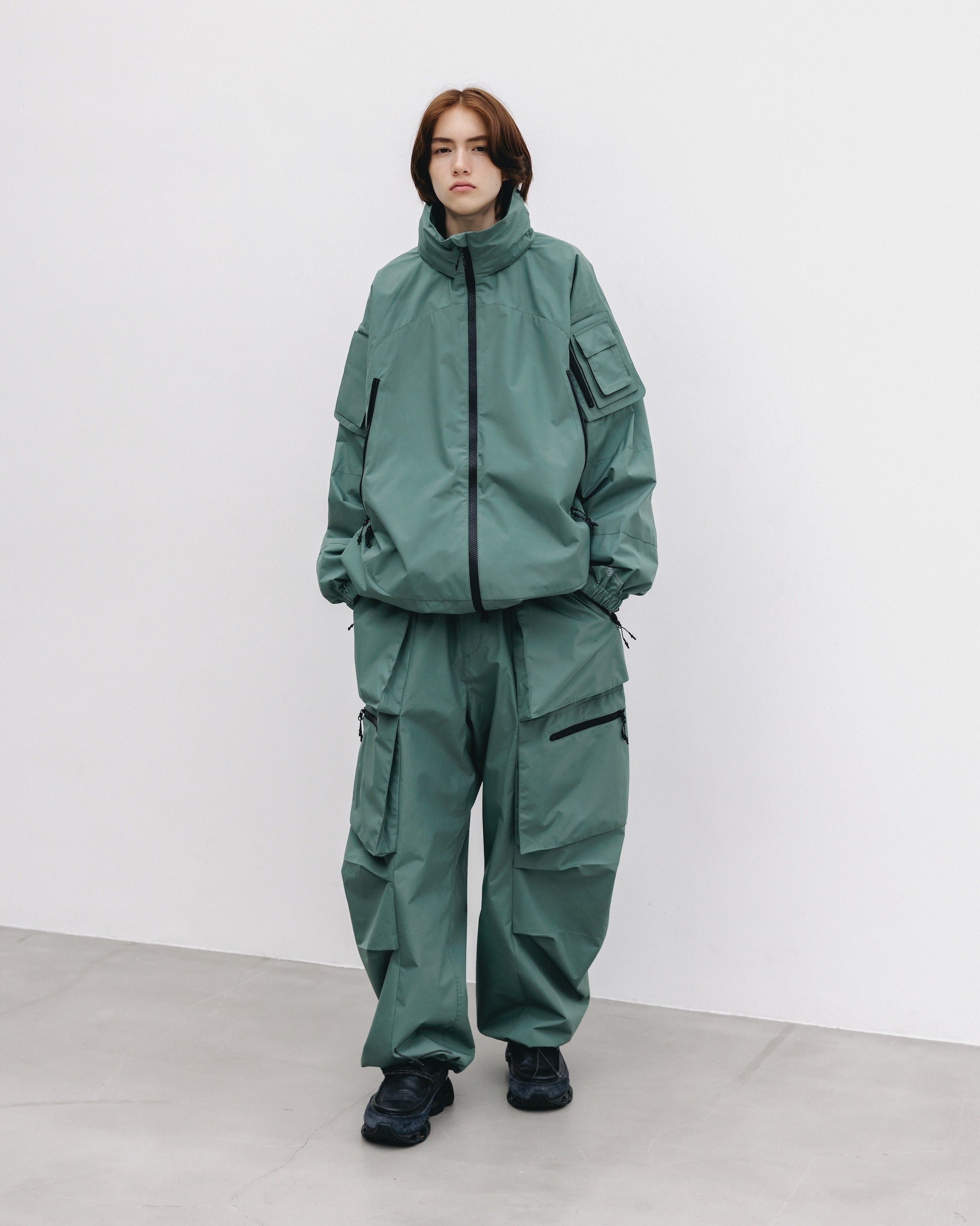 +phenix WINDSTOPPER® by GORE-TEX LABS CITY MILITARY CURVE PANTS (MILITARY GREEN)