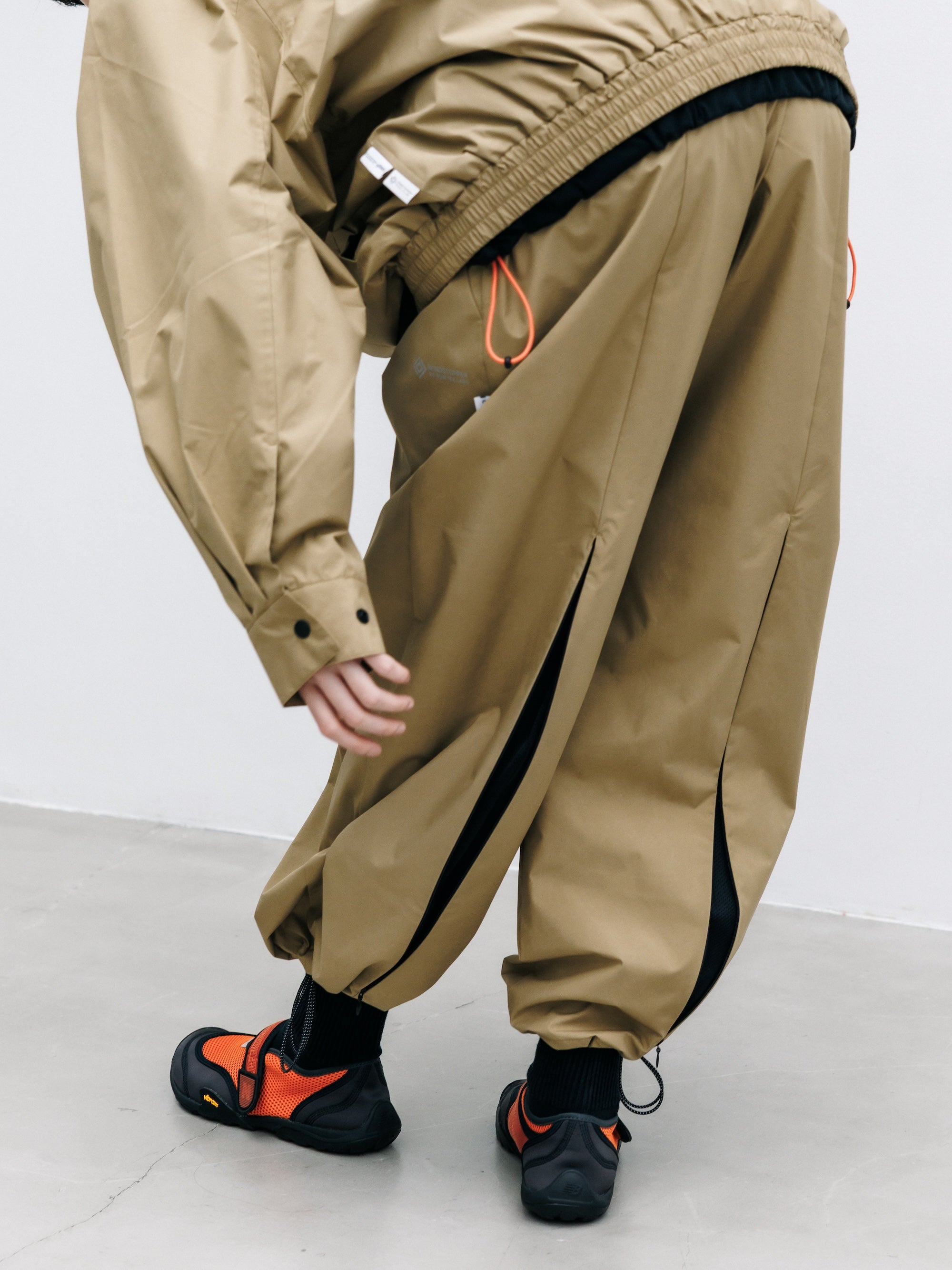 【8.8 SAT 20:00- IN STOCK】+phenix WINDSTOPPER® by GORE-TEX LABS CITY UNIFORM VENTILATION PANTS (CAMEL BEIGE)