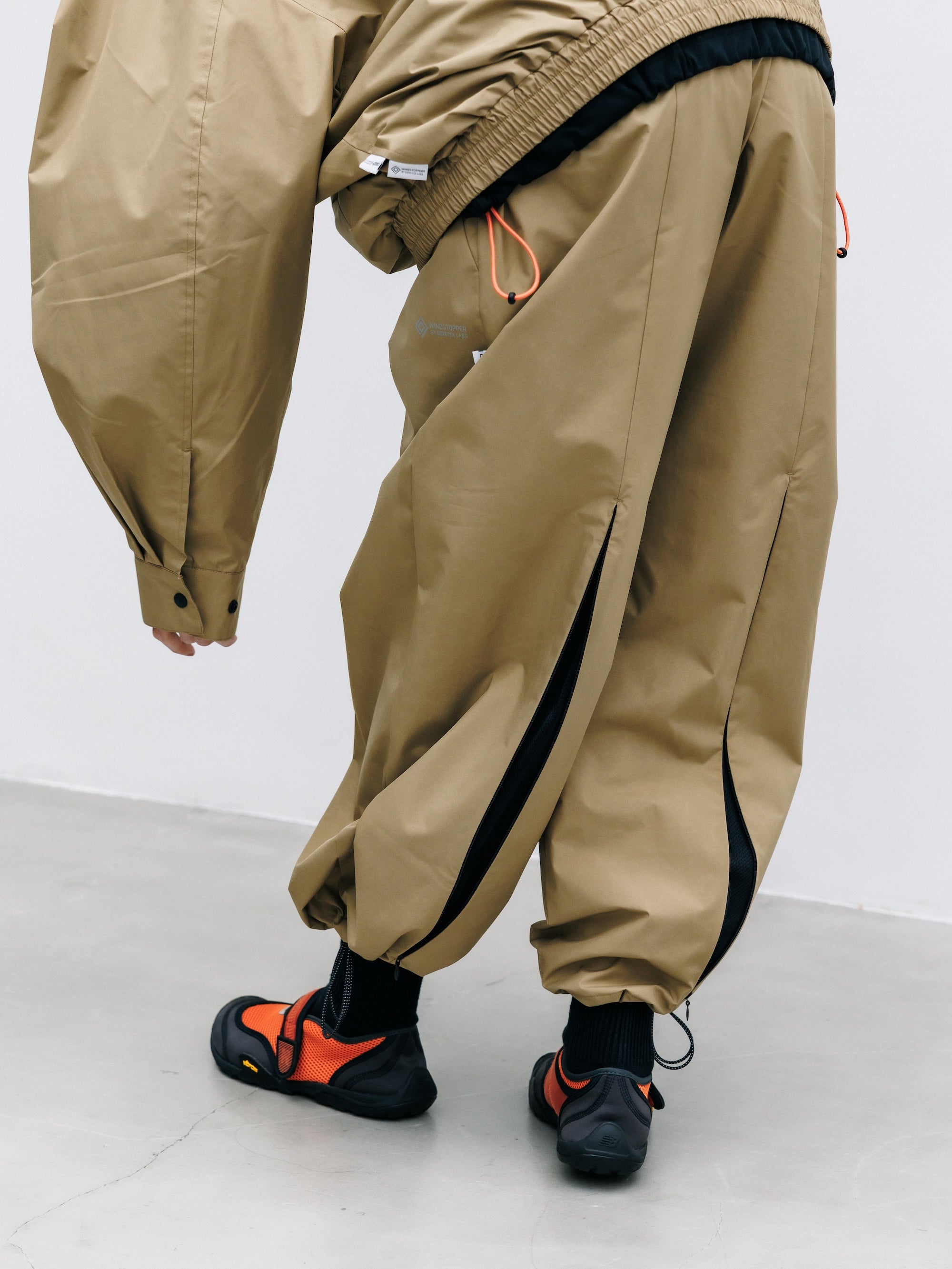 【8.8 SAT 20:00- IN STOCK】+phenix WINDSTOPPER® by GORE-TEX LABS CITY UNIFORM VENTILATION PANTS (CAMEL BEIGE)