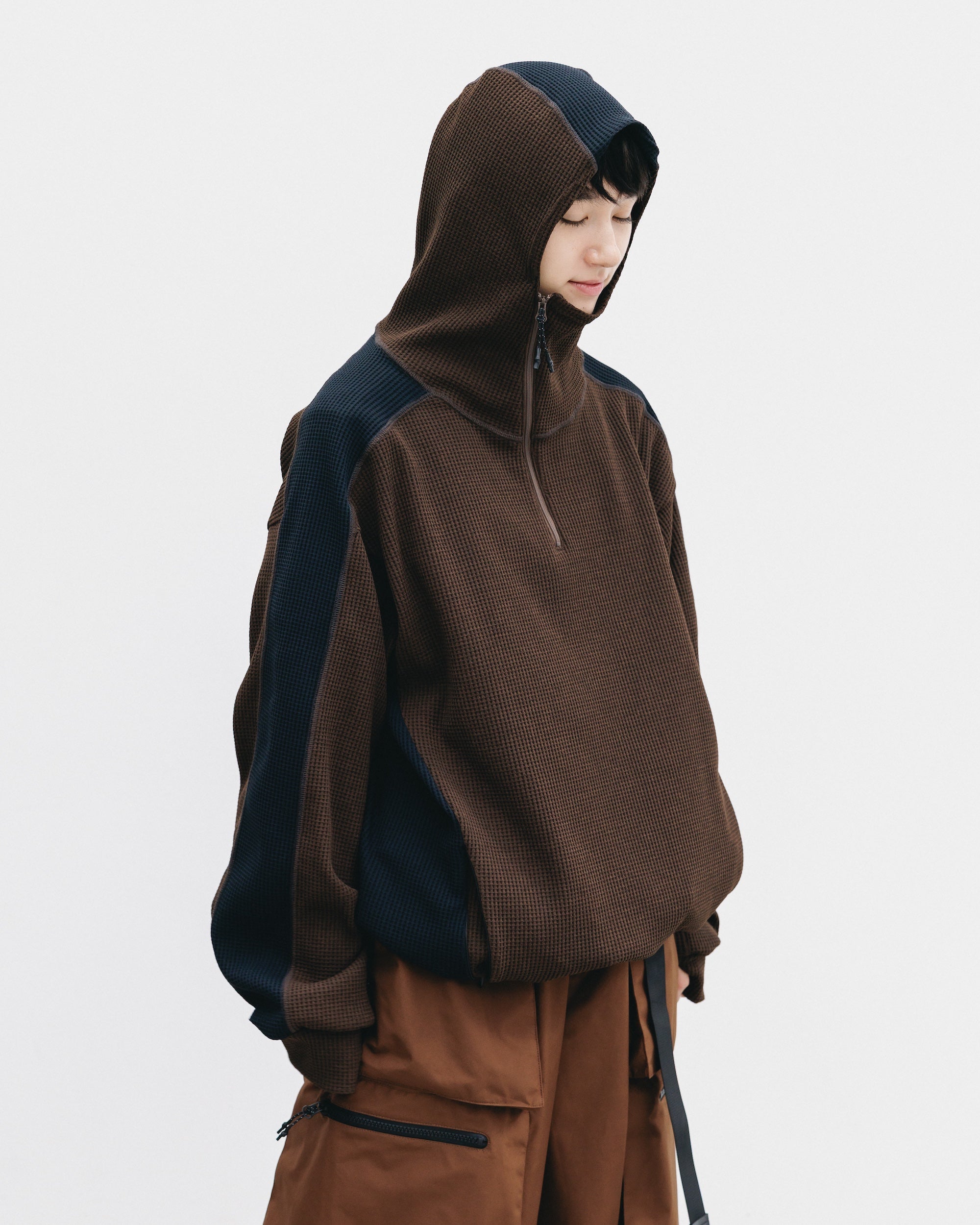 CITY LIGHT THERMAL HALF ZIP HOODIE (BROWN×BLACK)