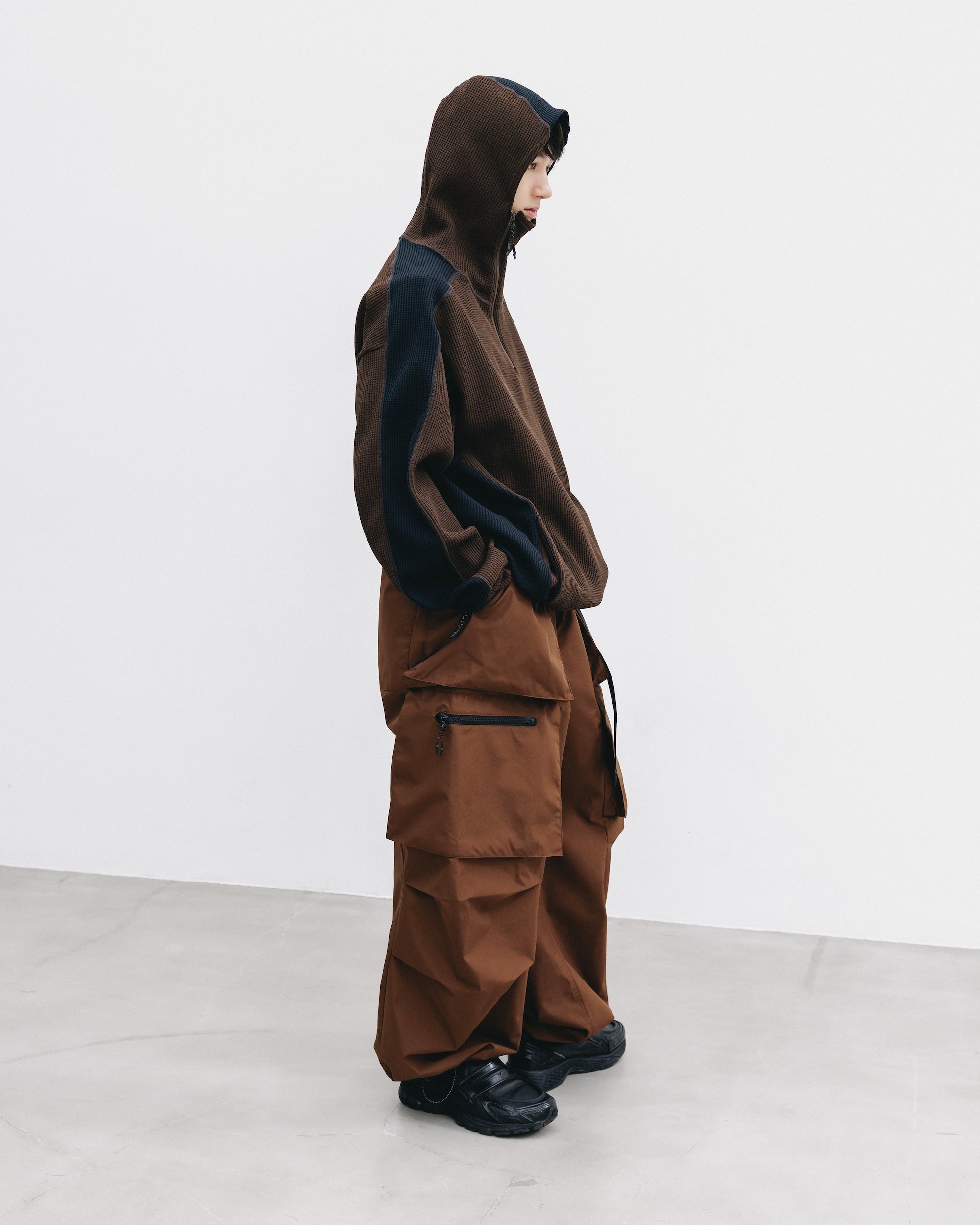 CITY LIGHT THERMAL HALF ZIP HOODIE (BROWN×BLACK)