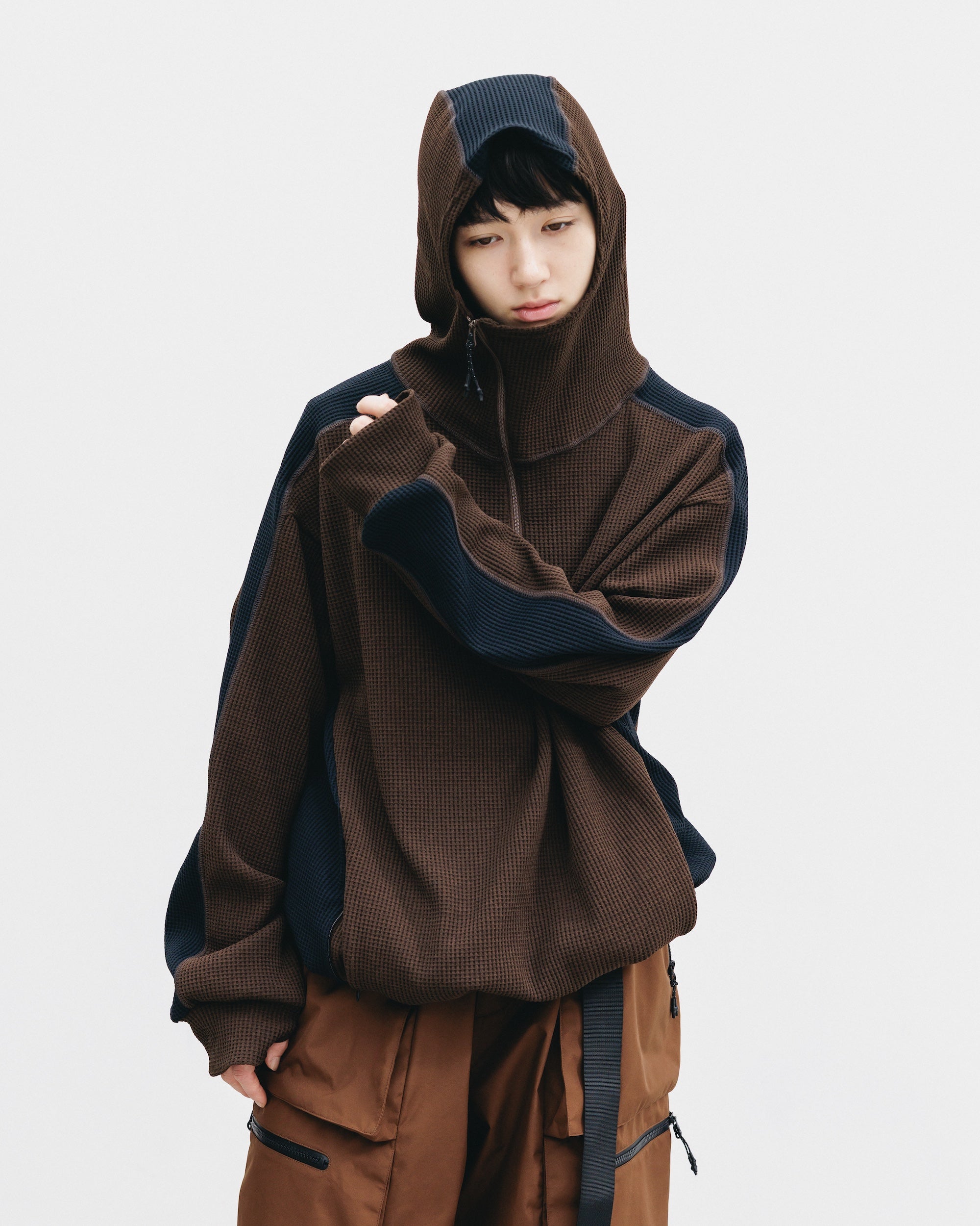 CITY LIGHT THERMAL HALF ZIP HOODIE (BROWN×BLACK)