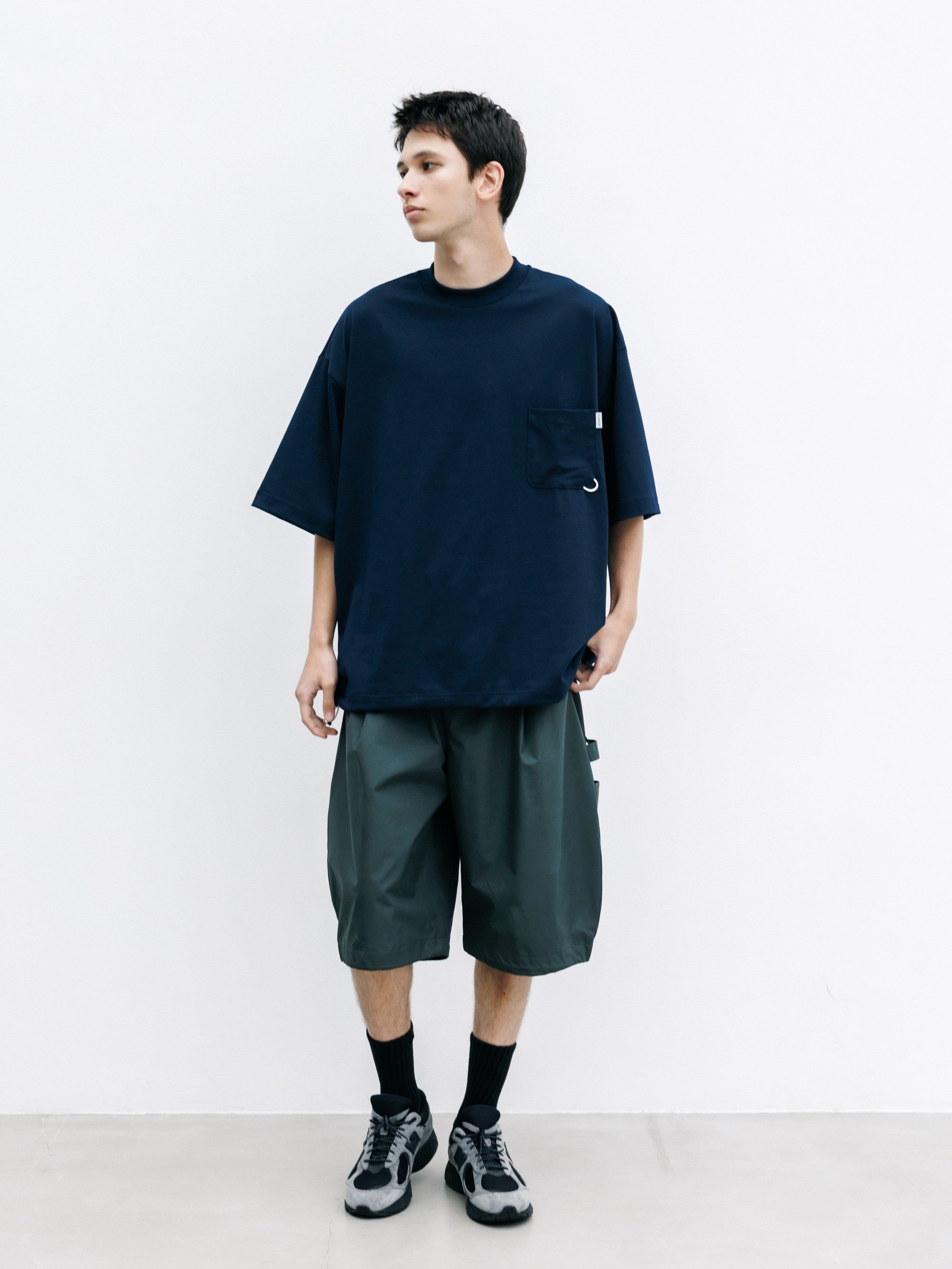 【7.22 WED 20:00- IN STOCK】TECH POCKET S/S T-SHIRT (NAVY)