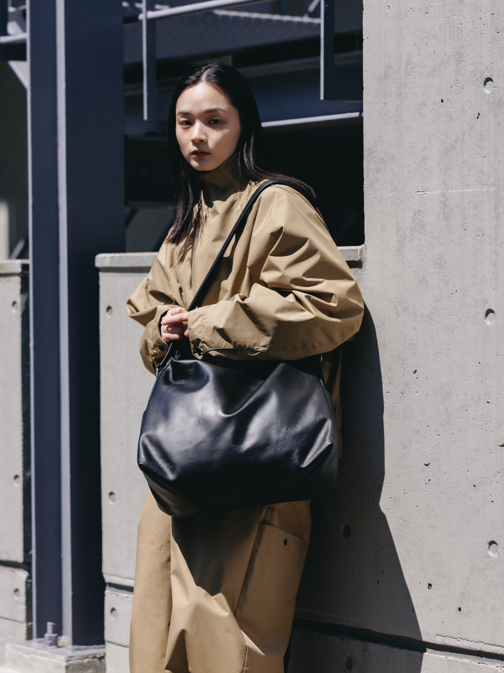 LEATHER NOMAD BAG