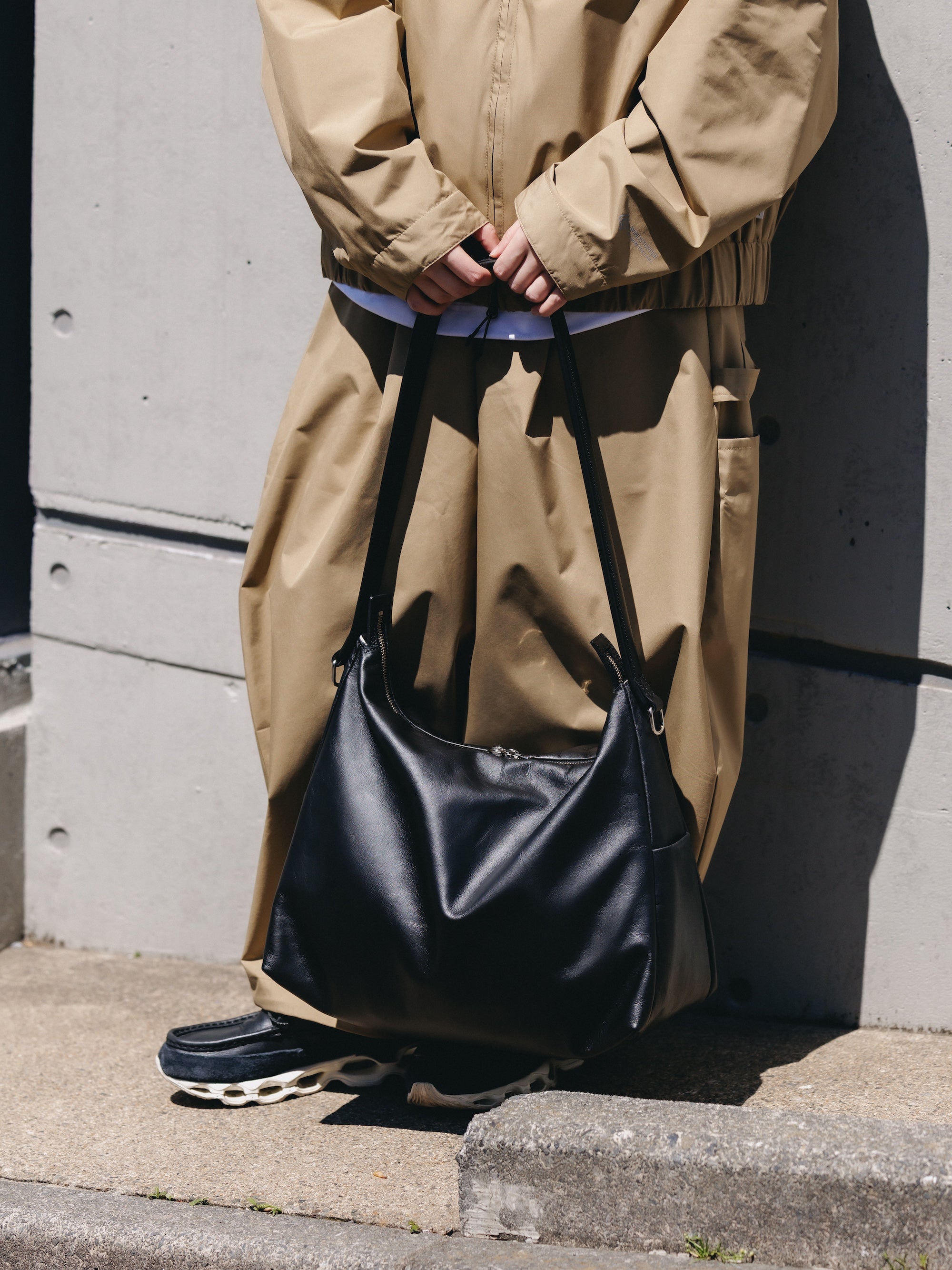 LEATHER NOMAD BAG