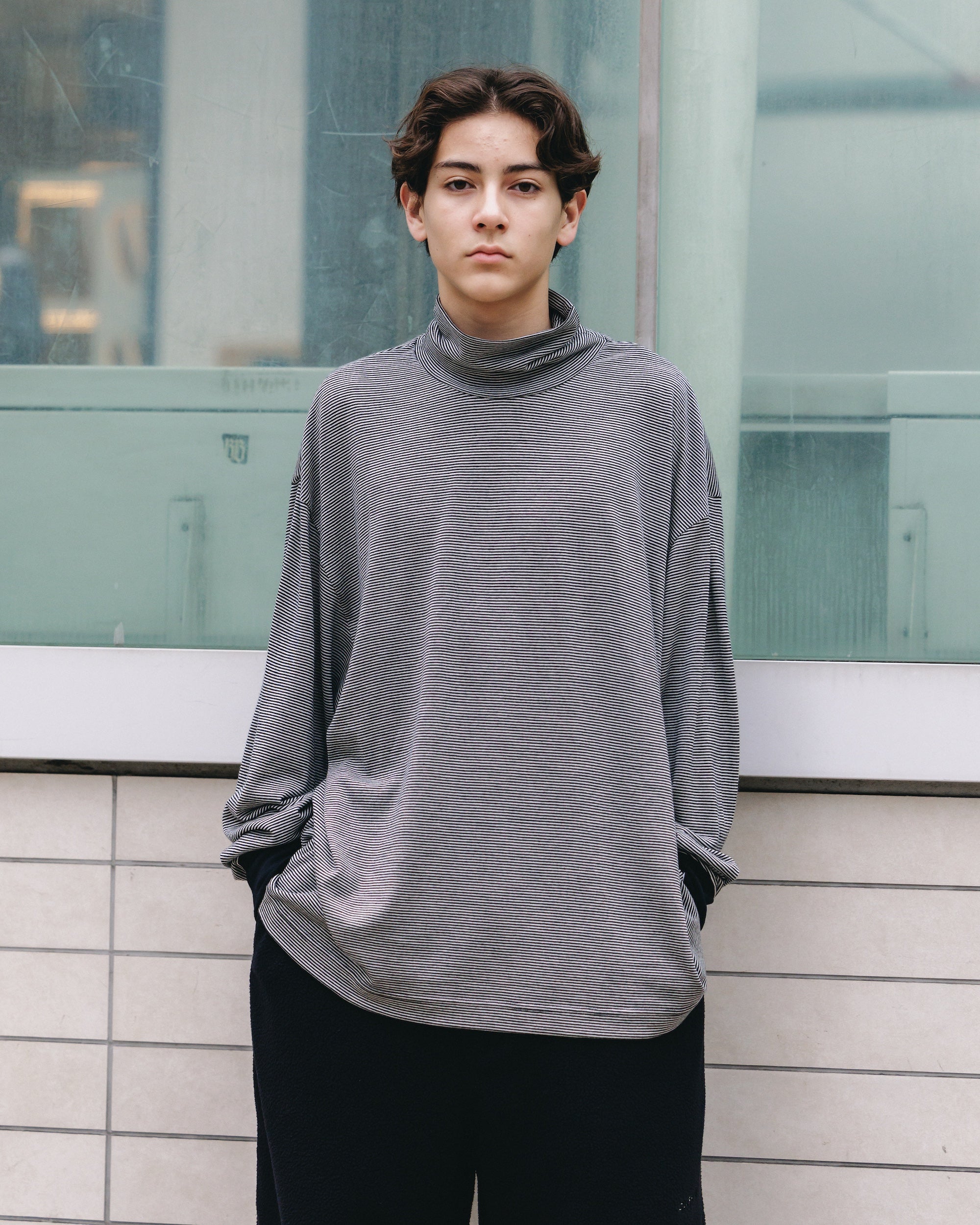 【12.17 WED 20:00- IN STOCK】WOOL BORDER L/S TURTLE NECK T-SHIRT (BLACK×WHITE)