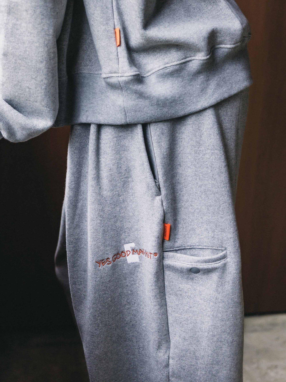 【10.4 SUN 20:00- IN STOCK】【LIMITED】 “C×YES GOOD MARKET" CITY UNIFORM VENTILATION SWEATPANTS (TOP GRAY)