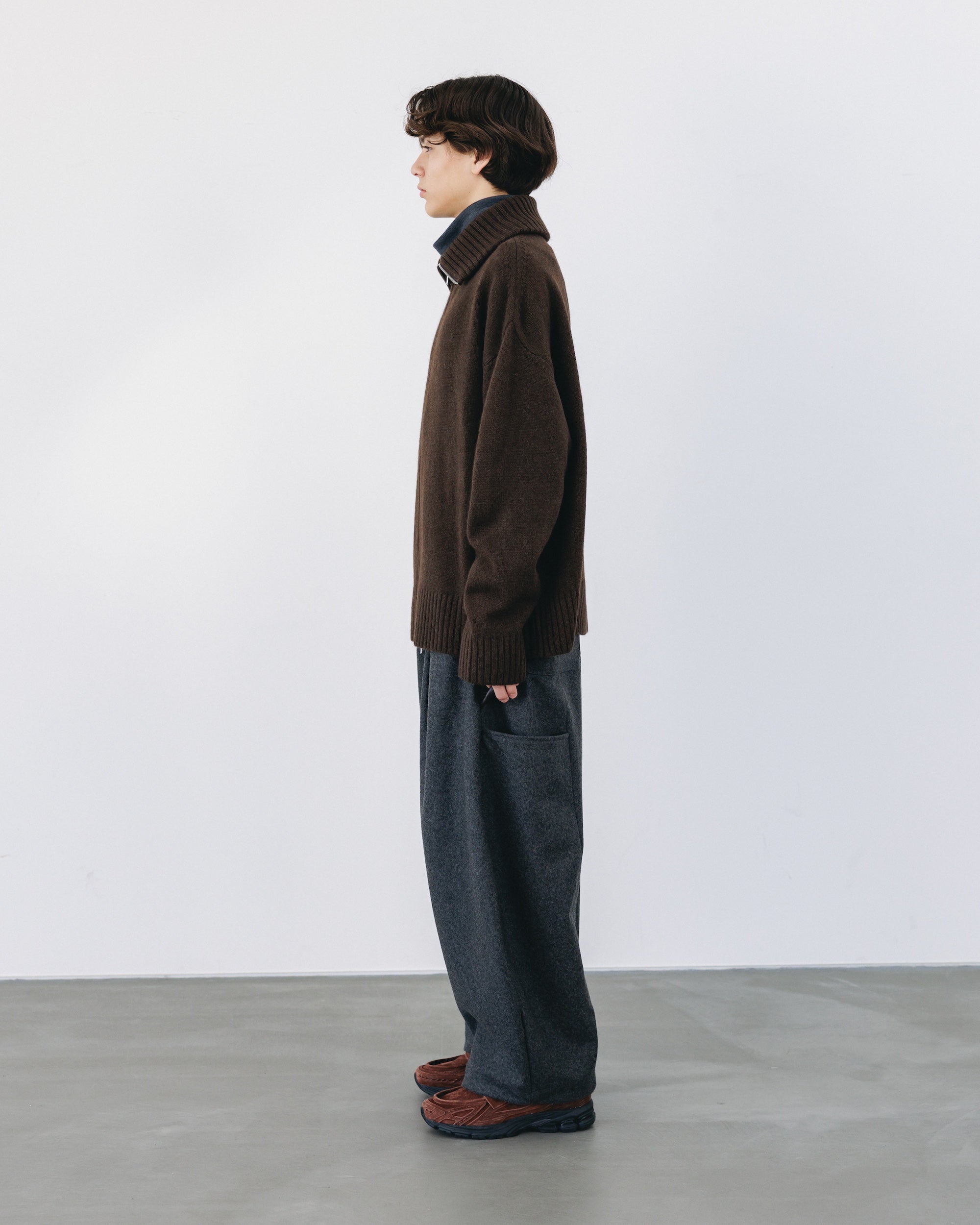 YAK WOOL ZIPUP KNIT (BROWN).