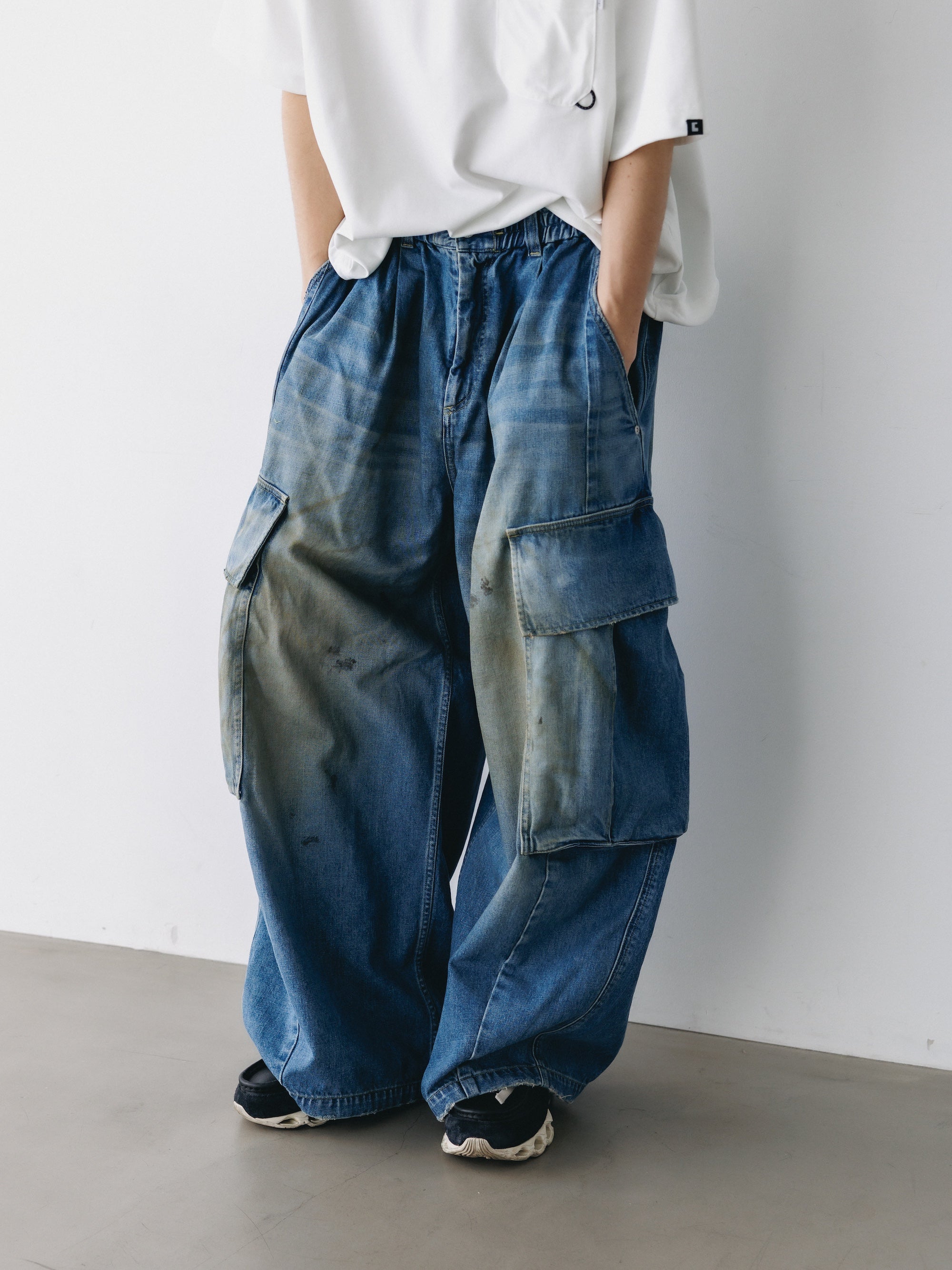 VINTAGE DYED SELVEDGE DENIM CITY MEGA POCKET BALLOON CARGO PANTS (VINTAGE LIGHT INDIGO)