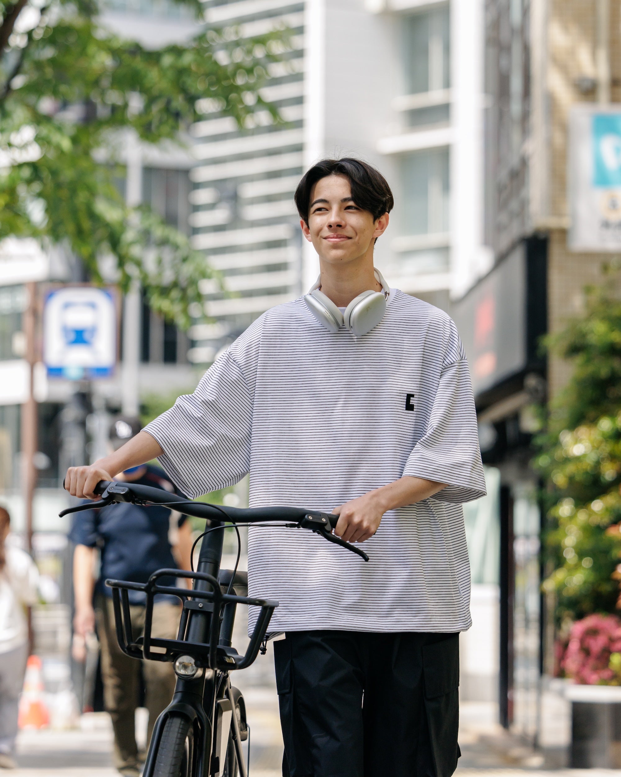 【7.30 WED 20:00- IN STOCK】"C"STRIPED MASSIVE T-SHIRT WITH DRAWSTRINGS (WHITE×BLACK)
