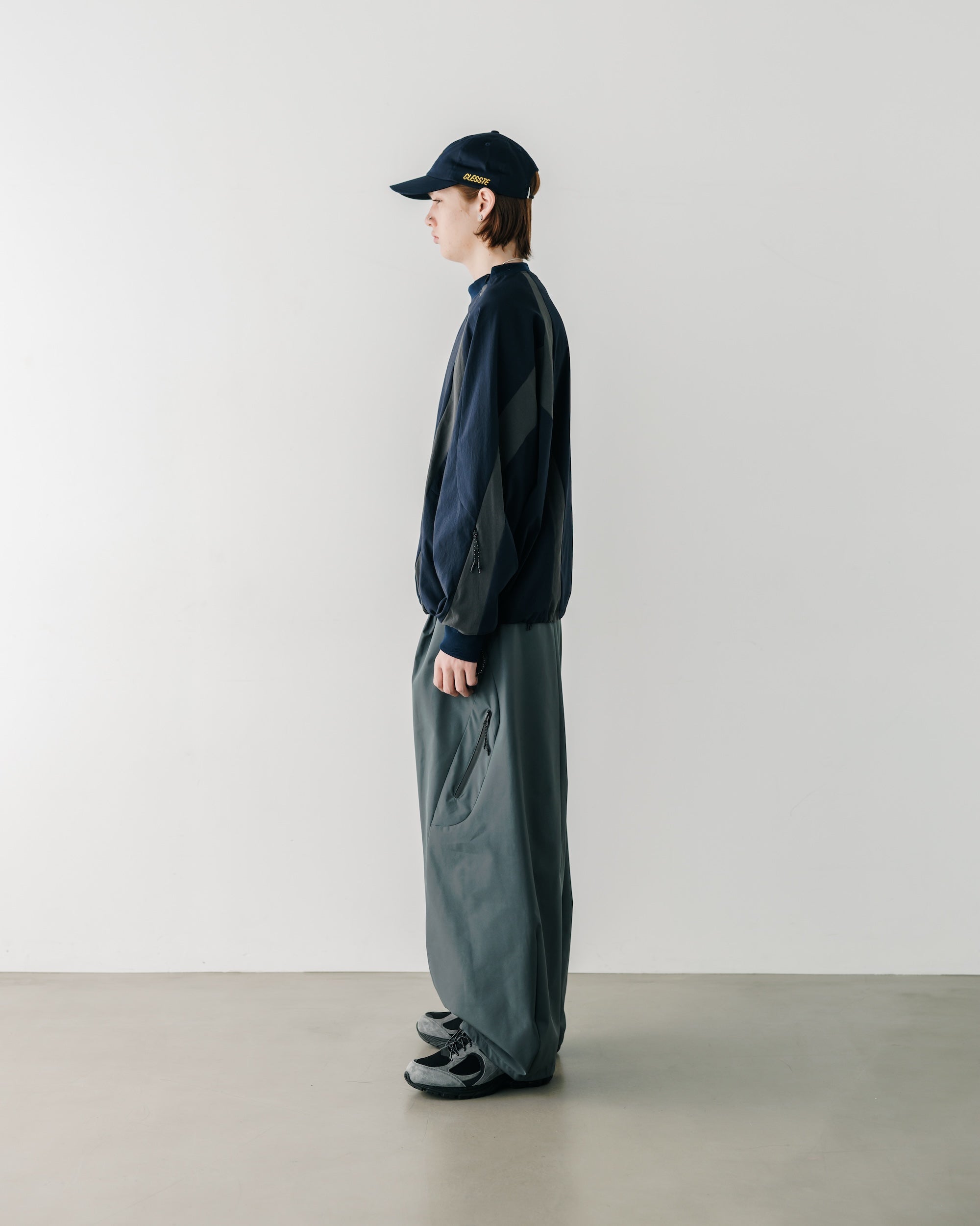 【5.3 SAT 20:00- IN STOCK】ACTIVE CITY PULLOVER (NAVY×CHARCOAL)