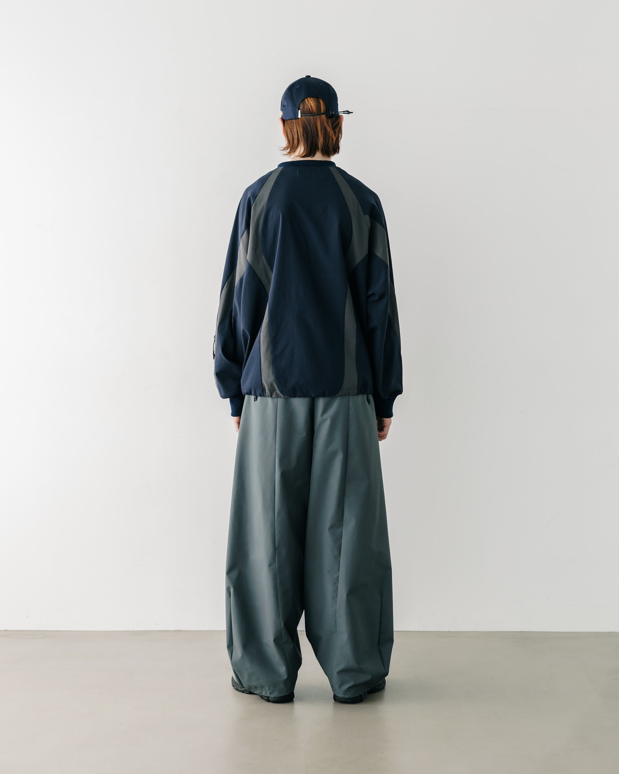 【5.3 SAT 20:00- IN STOCK】ACTIVE CITY PULLOVER (NAVY×CHARCOAL)