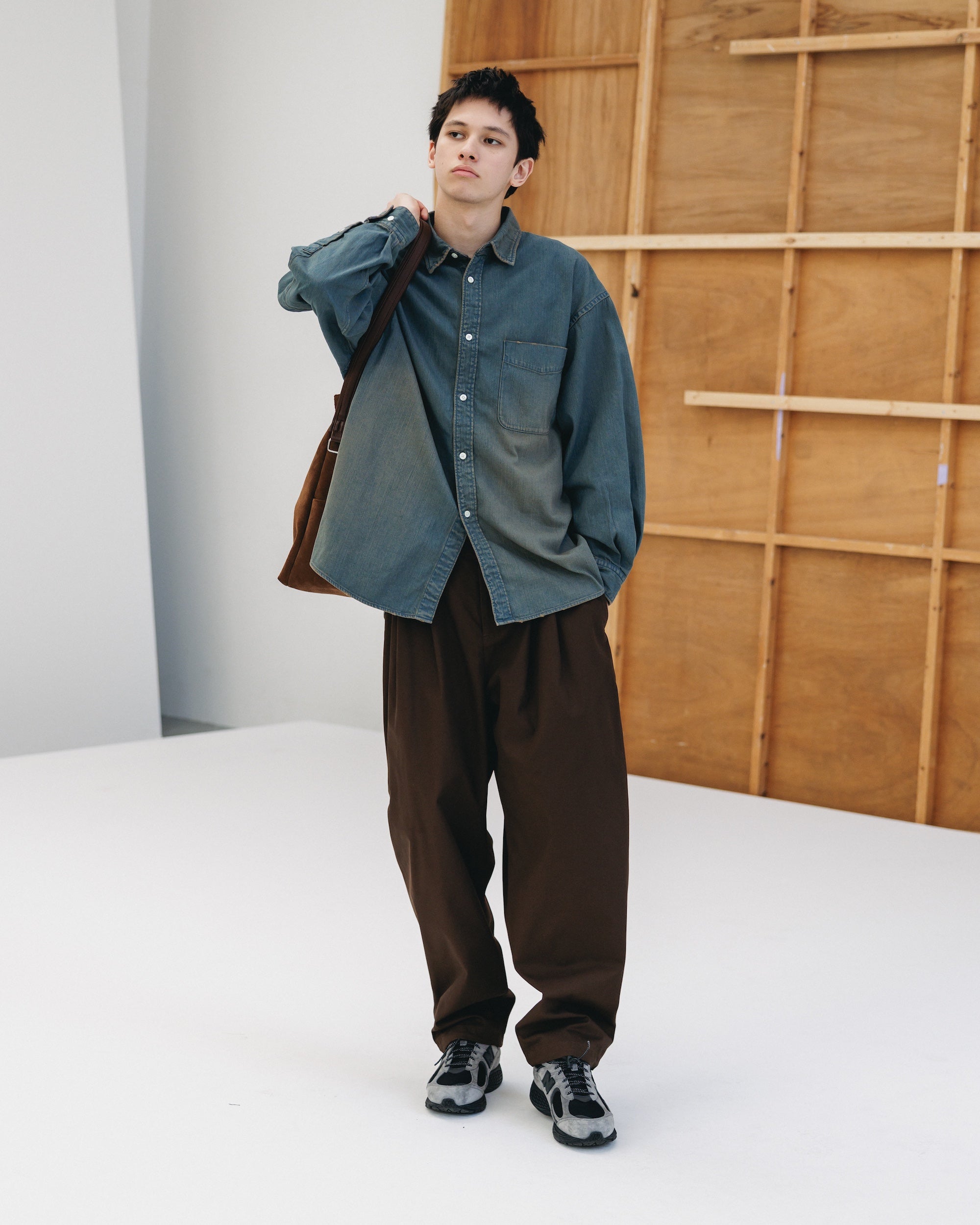 【2.28 SAT 20:00- IN STOCK】DENIM CLASSIC CITY L/S SHIRT (VINTAGE BROWN)