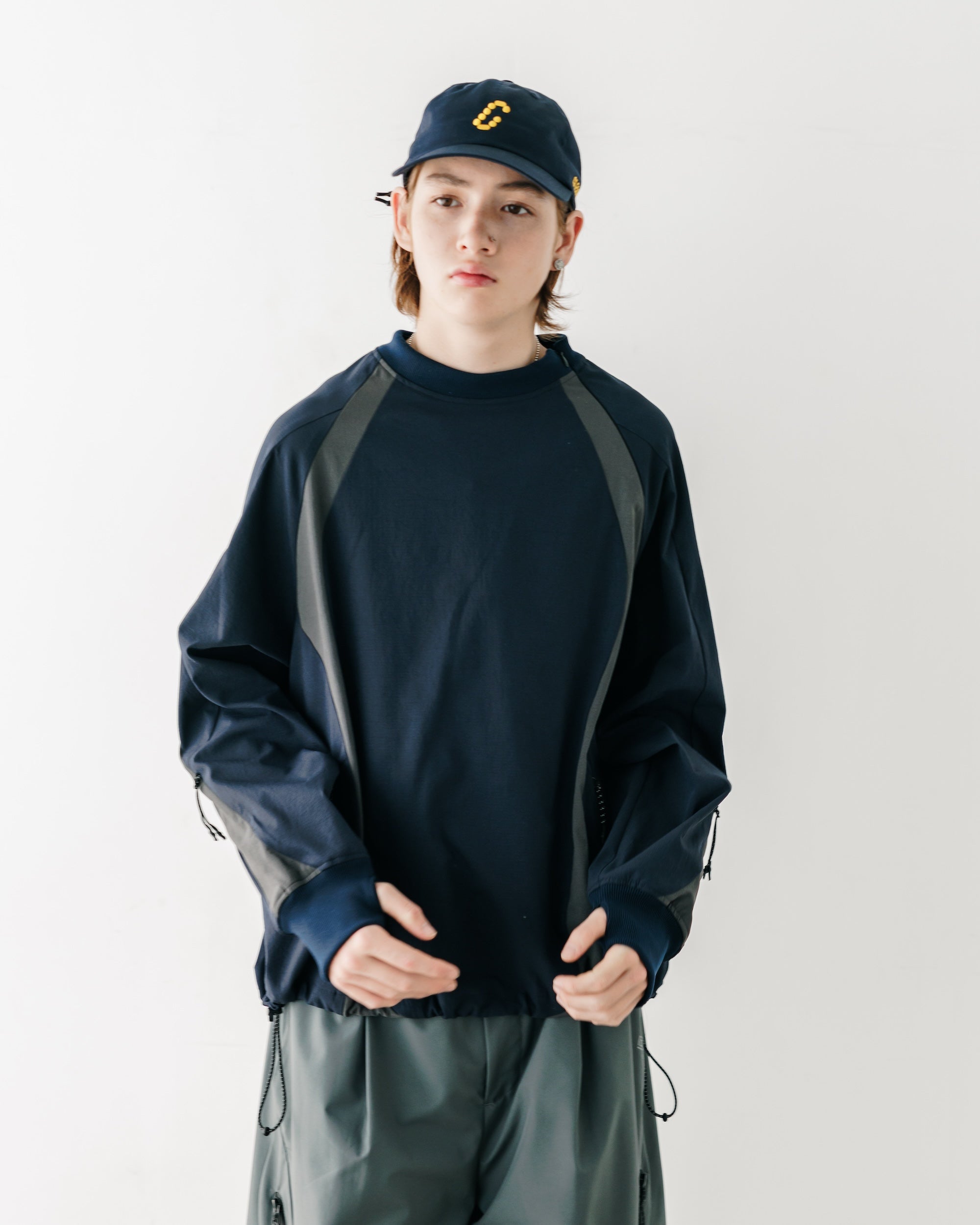 【5.3 SAT 20:00- IN STOCK】ACTIVE CITY PULLOVER (NAVY×CHARCOAL)
