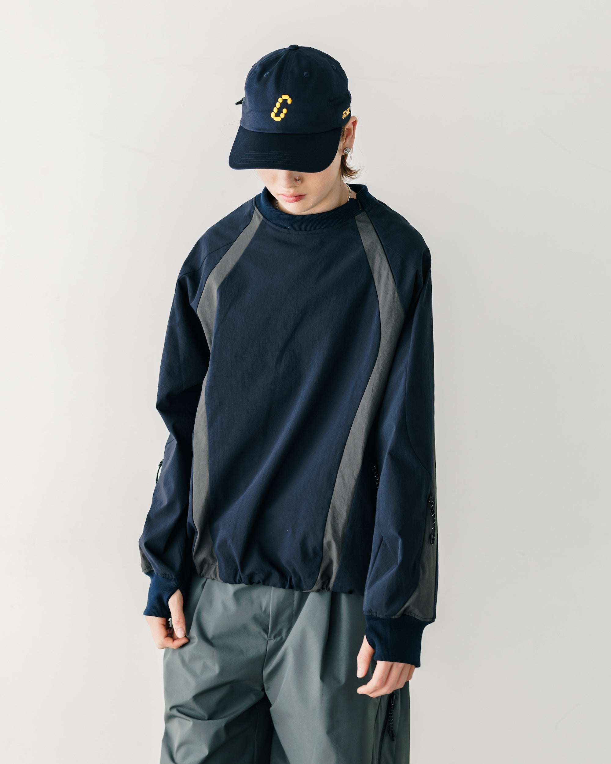 【5.3 SAT 20:00- IN STOCK】ACTIVE CITY PULLOVER (NAVY×CHARCOAL)