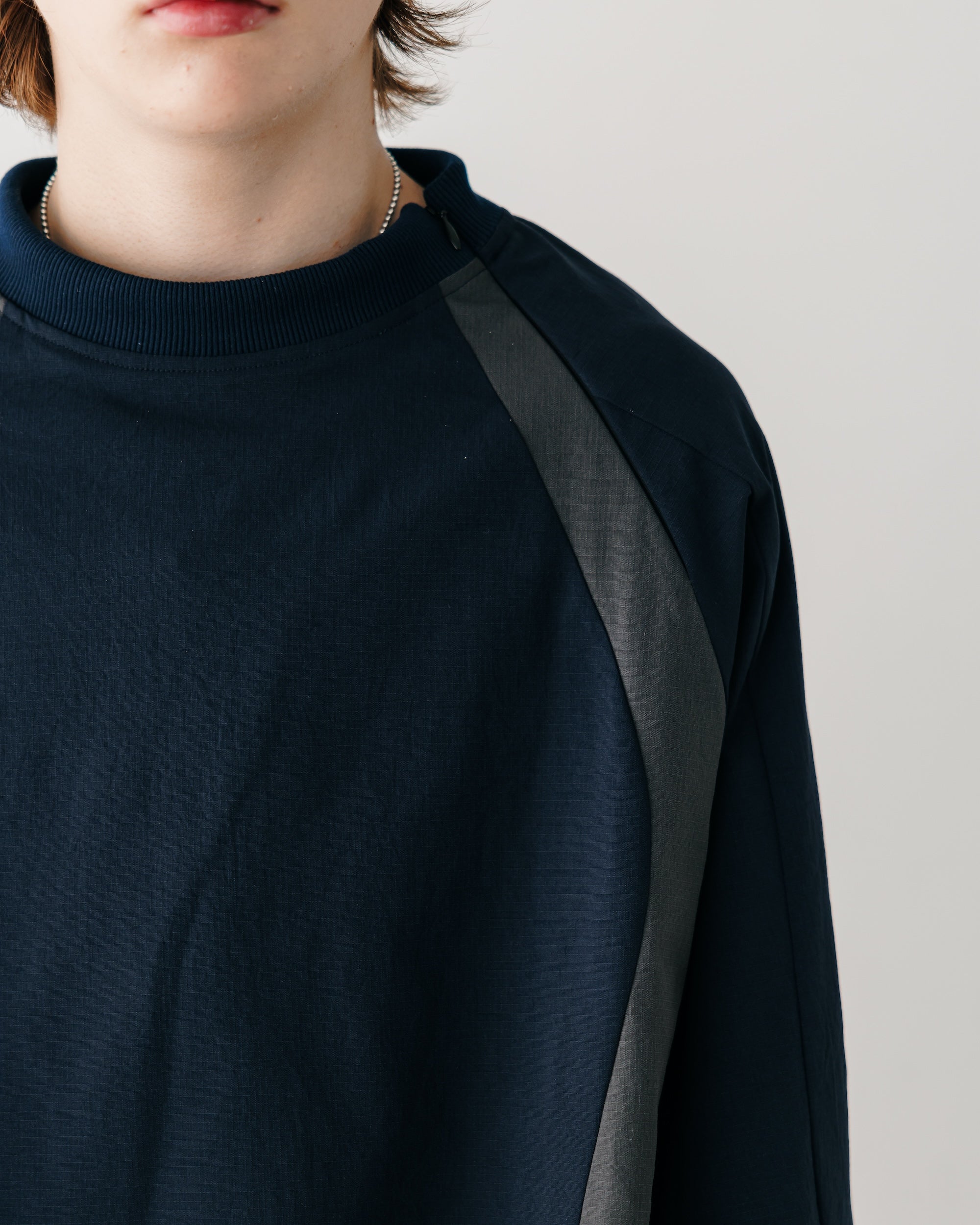 【5.3 SAT 20:00- IN STOCK】ACTIVE CITY PULLOVER (NAVY×CHARCOAL)