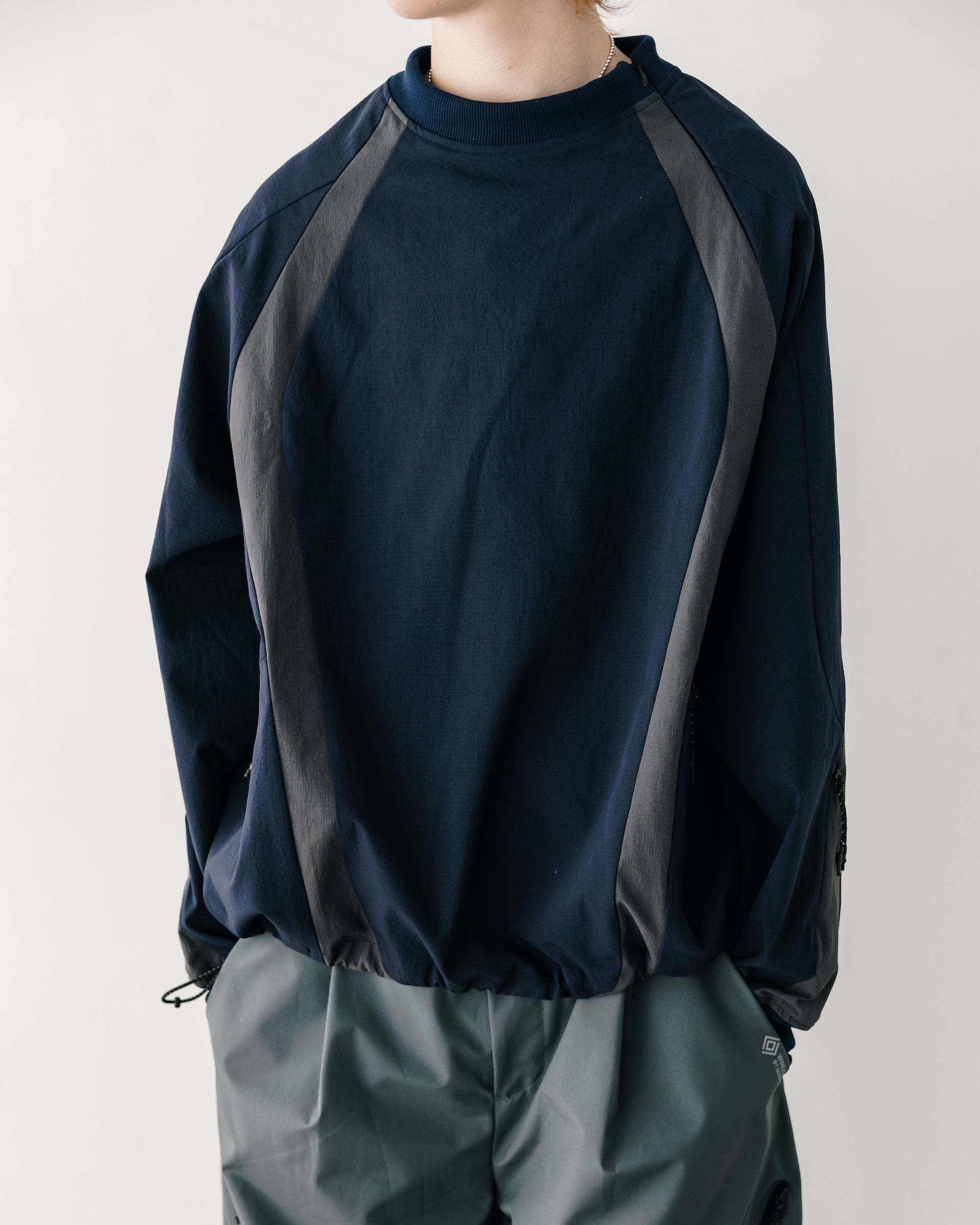 【5.3 SAT 20:00- IN STOCK】ACTIVE CITY PULLOVER (NAVY×CHARCOAL)