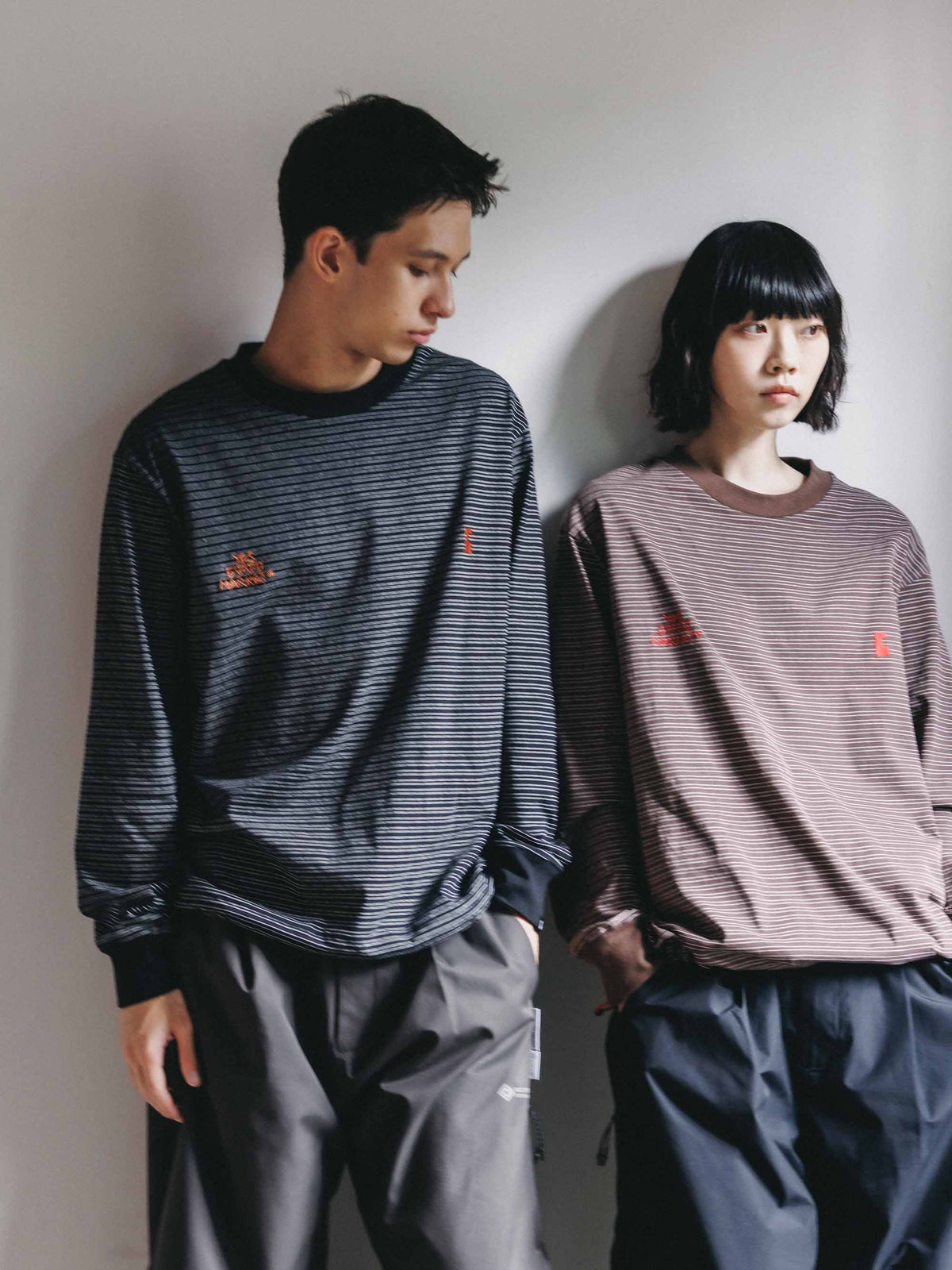 【10.4 SUN 20:00- IN STOCK】【LIMITED】 “YES G♡♡D MARKET" MICRO STRIPED L/S T-SHIRT WITH DRAWSTRINGS (BLACK)