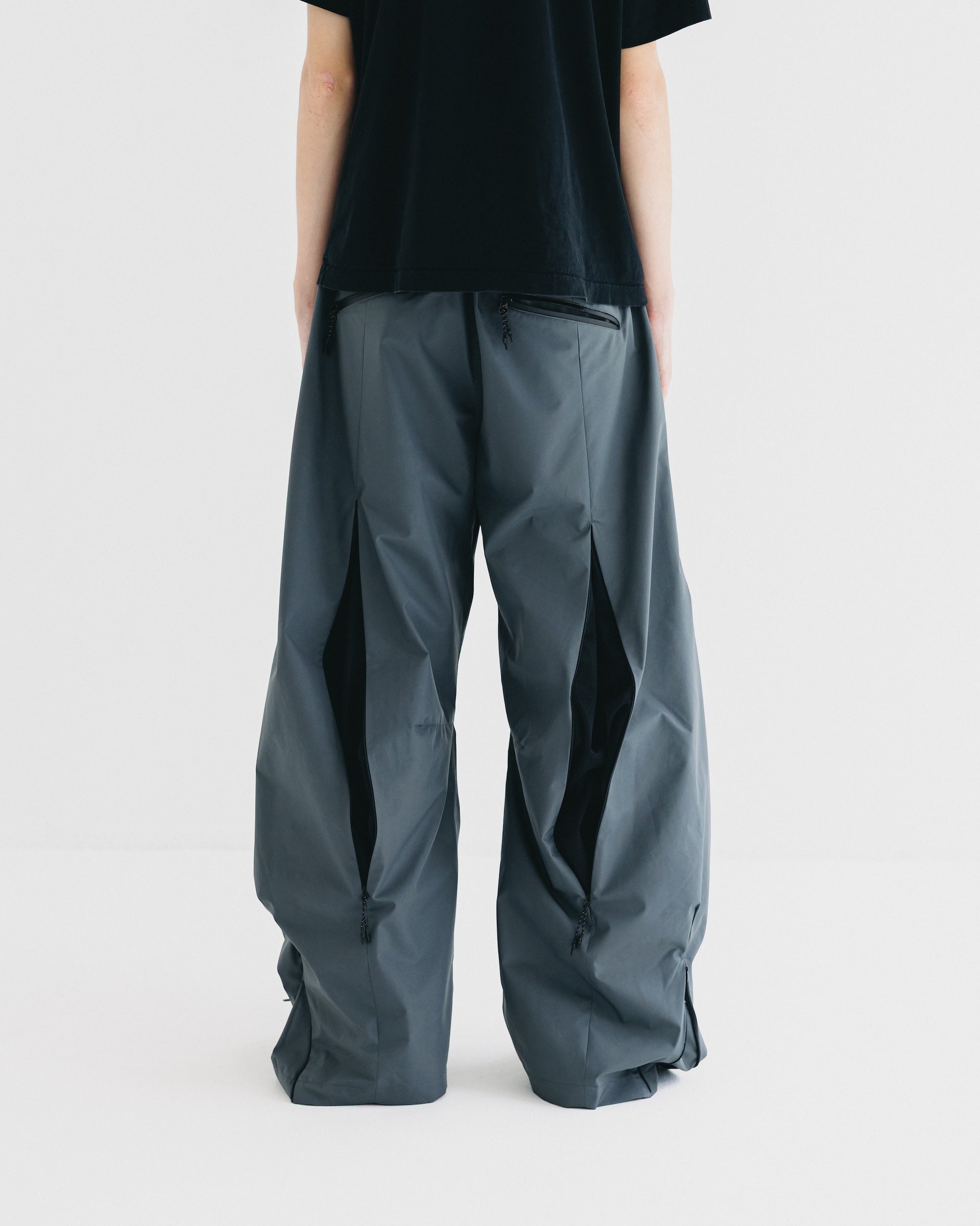 【9.10 WED 20:00- IN STOCK】+phenix WINDSTOPPER® by GORE-TEX LABS CITY BARREL LEG PANTS (GRAPHAITE GRAY)