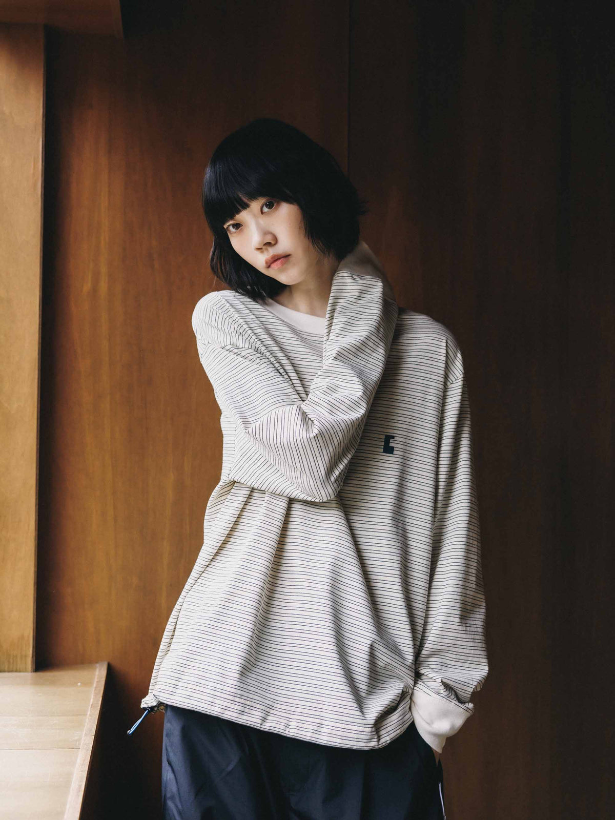 【10.4 SUN 20:00- IN STOCK】【LIMITED】 “YES G♡♡D MARKET" MICRO STRIPED L/S T-SHIRT WITH DRAWSTRINGS (IVORY)