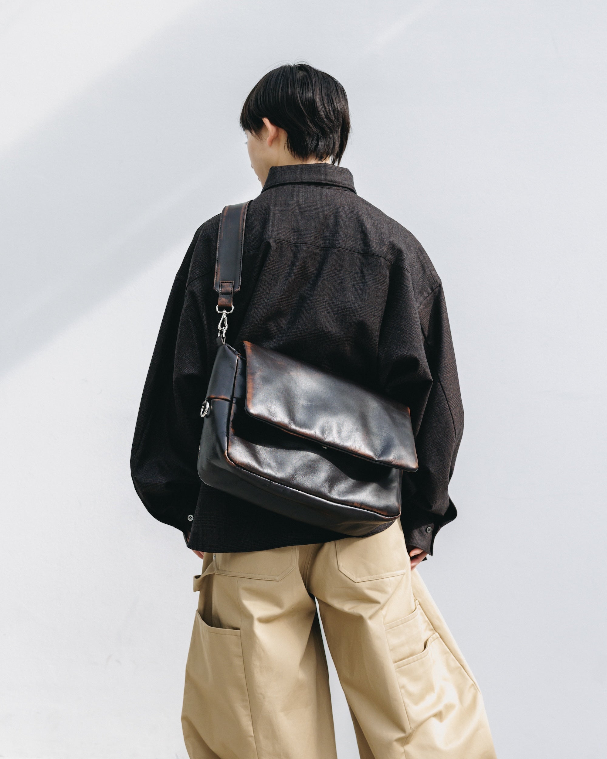 【完売】VINTAGE PADDED FLAP HOLIDAY BAG VINTAGE LEATHER PADDED FLAP HOLIDAY BAG (BROWN)