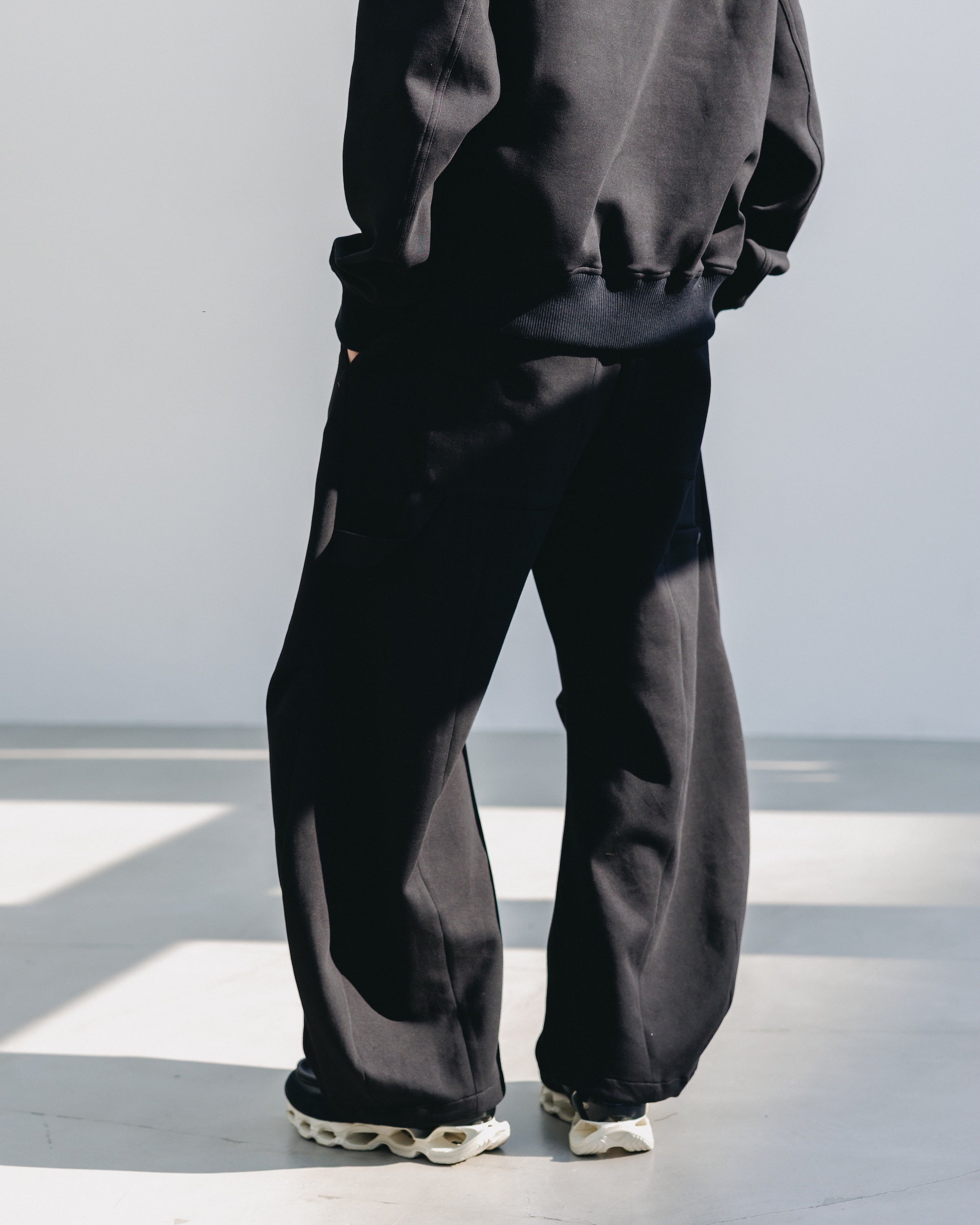 AIR COTTON CURVED PANTS (BLACK)