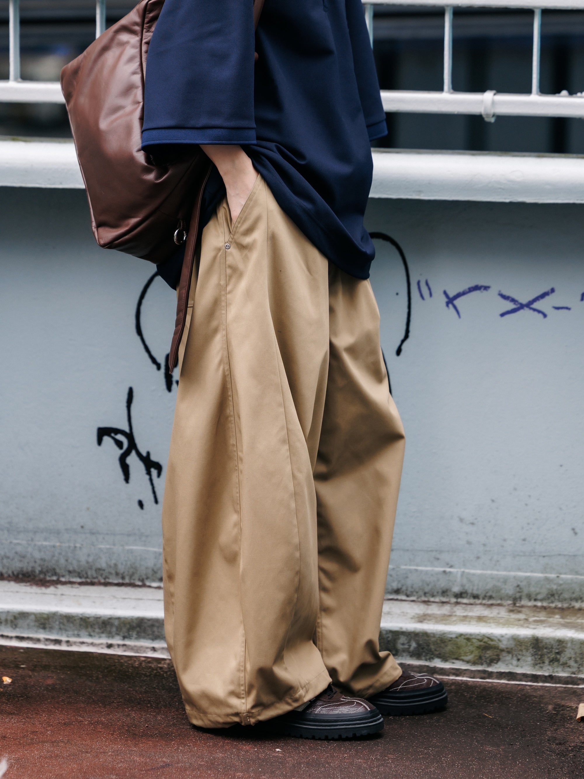 【7.11 SAT 20:00- IN STOCK】T/C GABARDINE CITY WIDE PANTS (BEIGE)