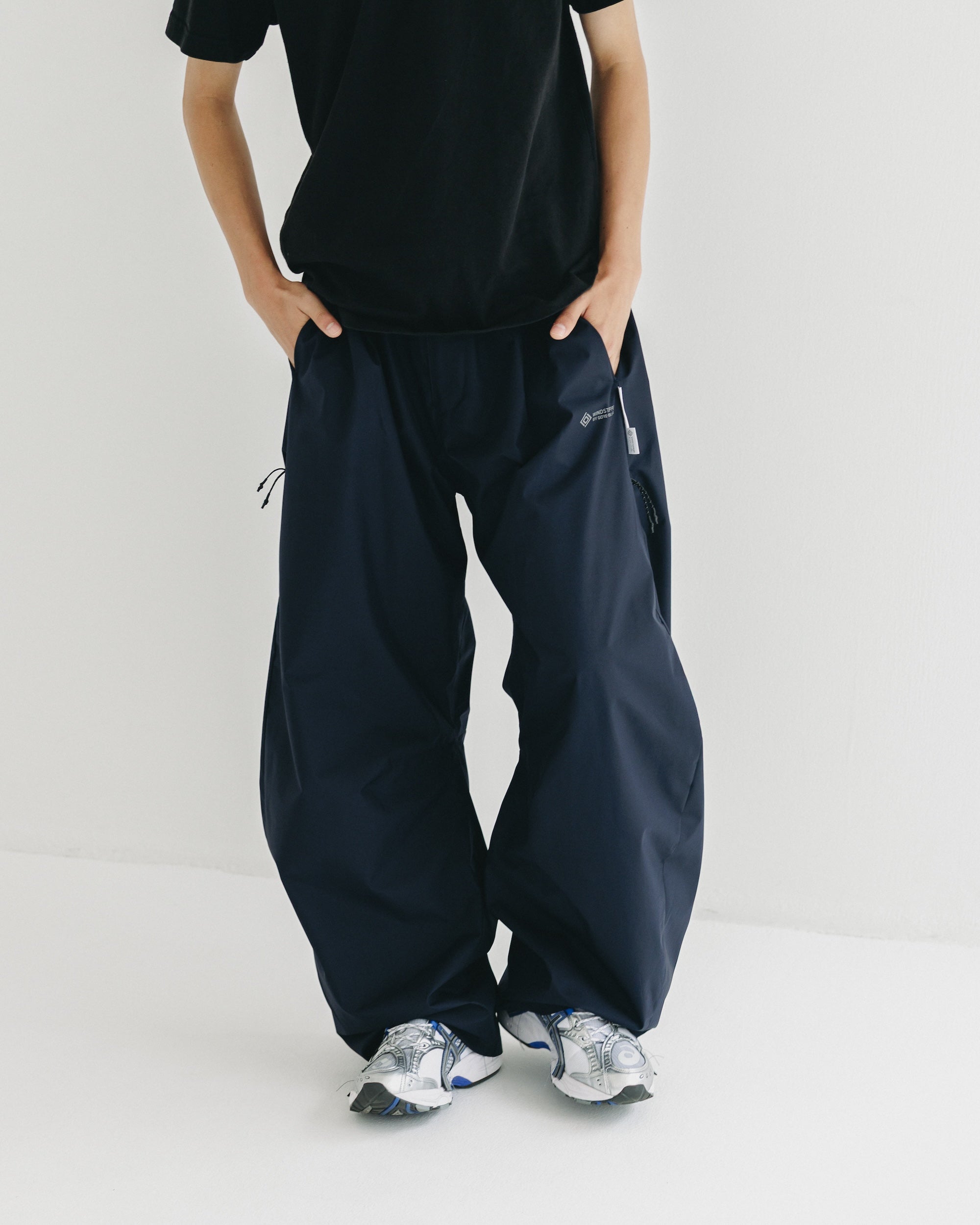 【9.10 WED 20:00- IN STOCK】+phenix WINDSTOPPER® by GORE-TEX LABS CITY BARREL LEG PANTS (NAVY)