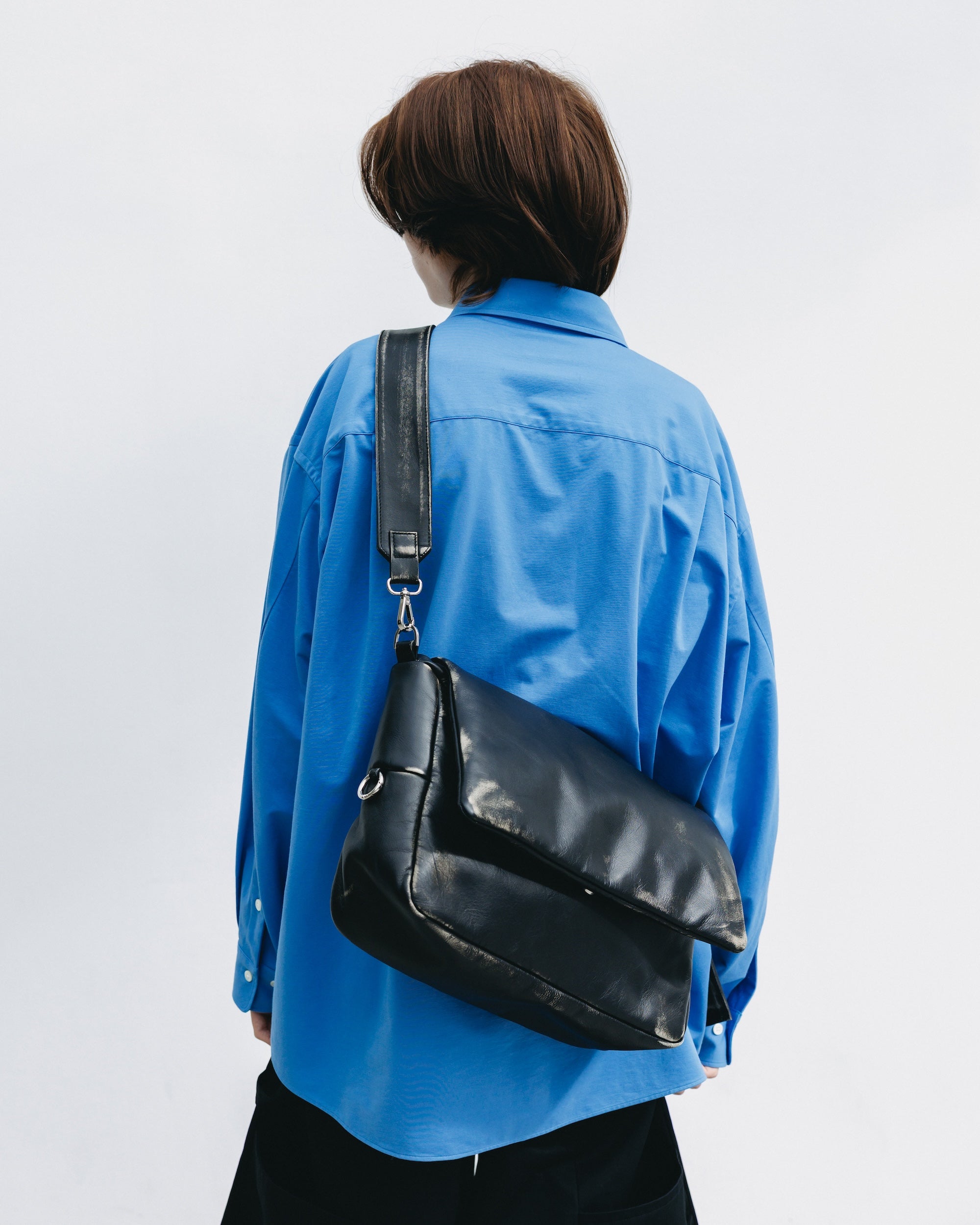 【12.10 WED 20:00- IN STOCK】VINTAGE LEATHER PADDED FLAP HOLIDAY BAG (BLACK)