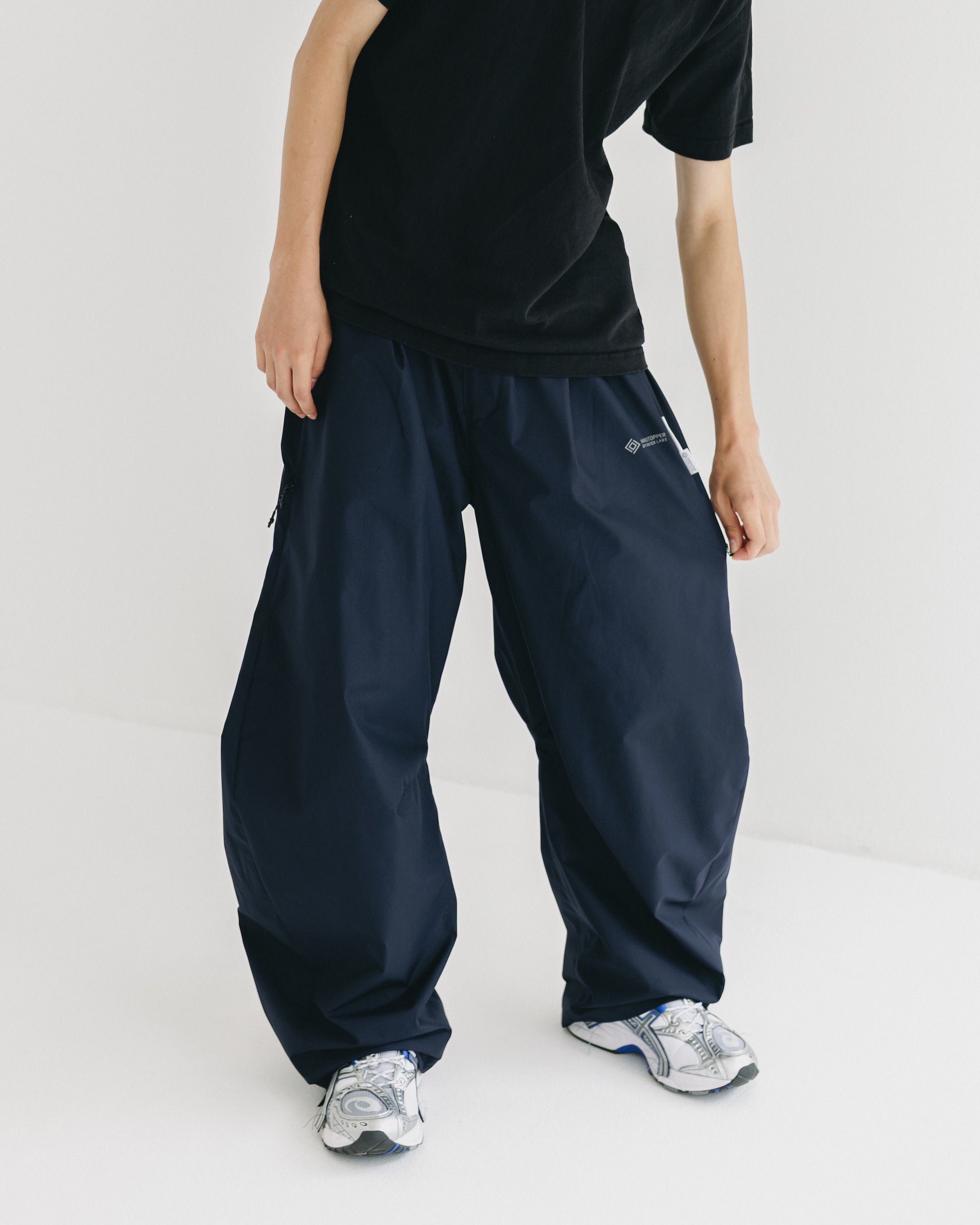 【9.10 WED 20:00- IN STOCK】+phenix WINDSTOPPER® by GORE-TEX LABS CITY BARREL LEG PANTS (NAVY)
