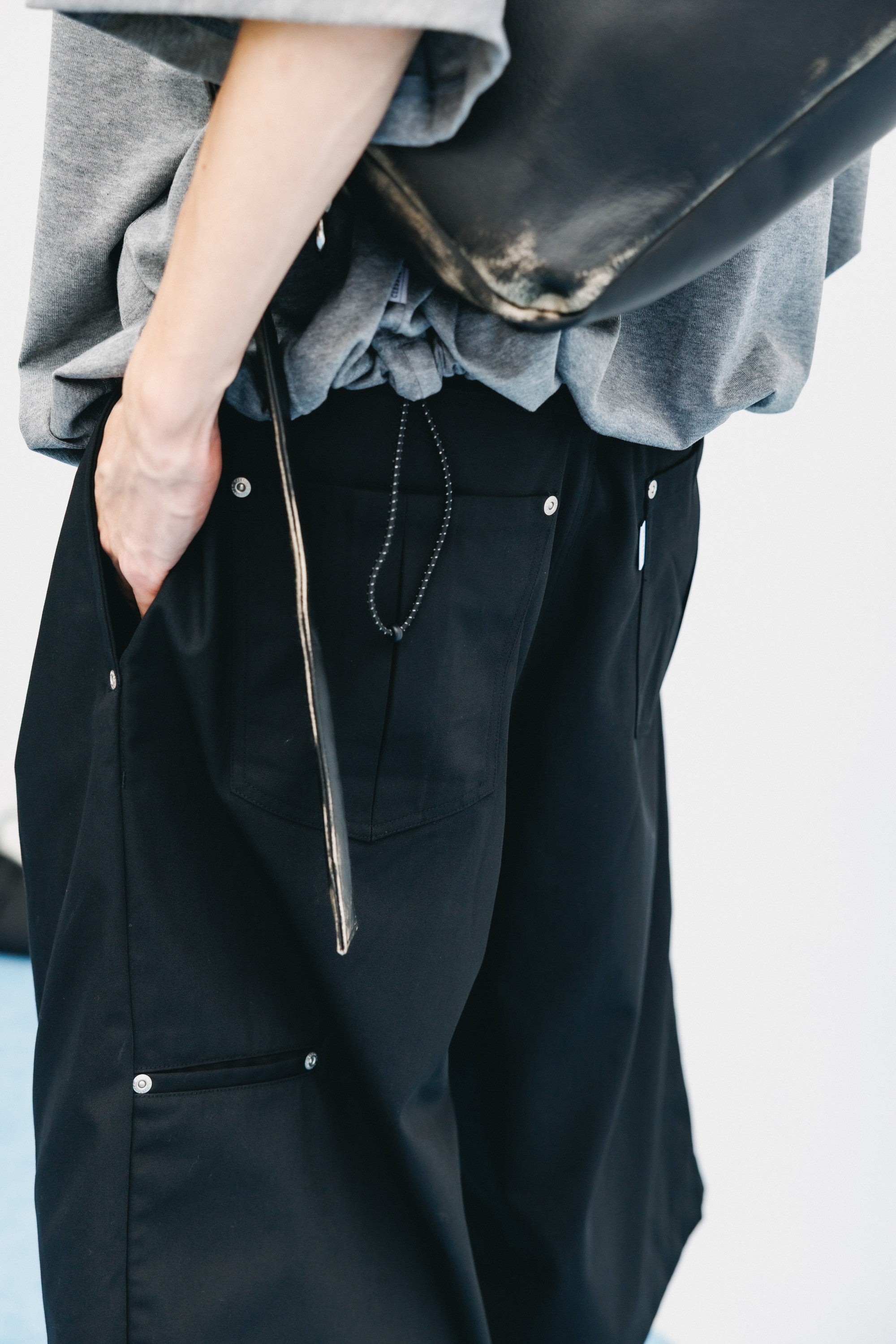 【6.6 SAT 20:00- IN STOCK】T/C GABARDINE CITY BAGGY HALF PANTS (BLACK)