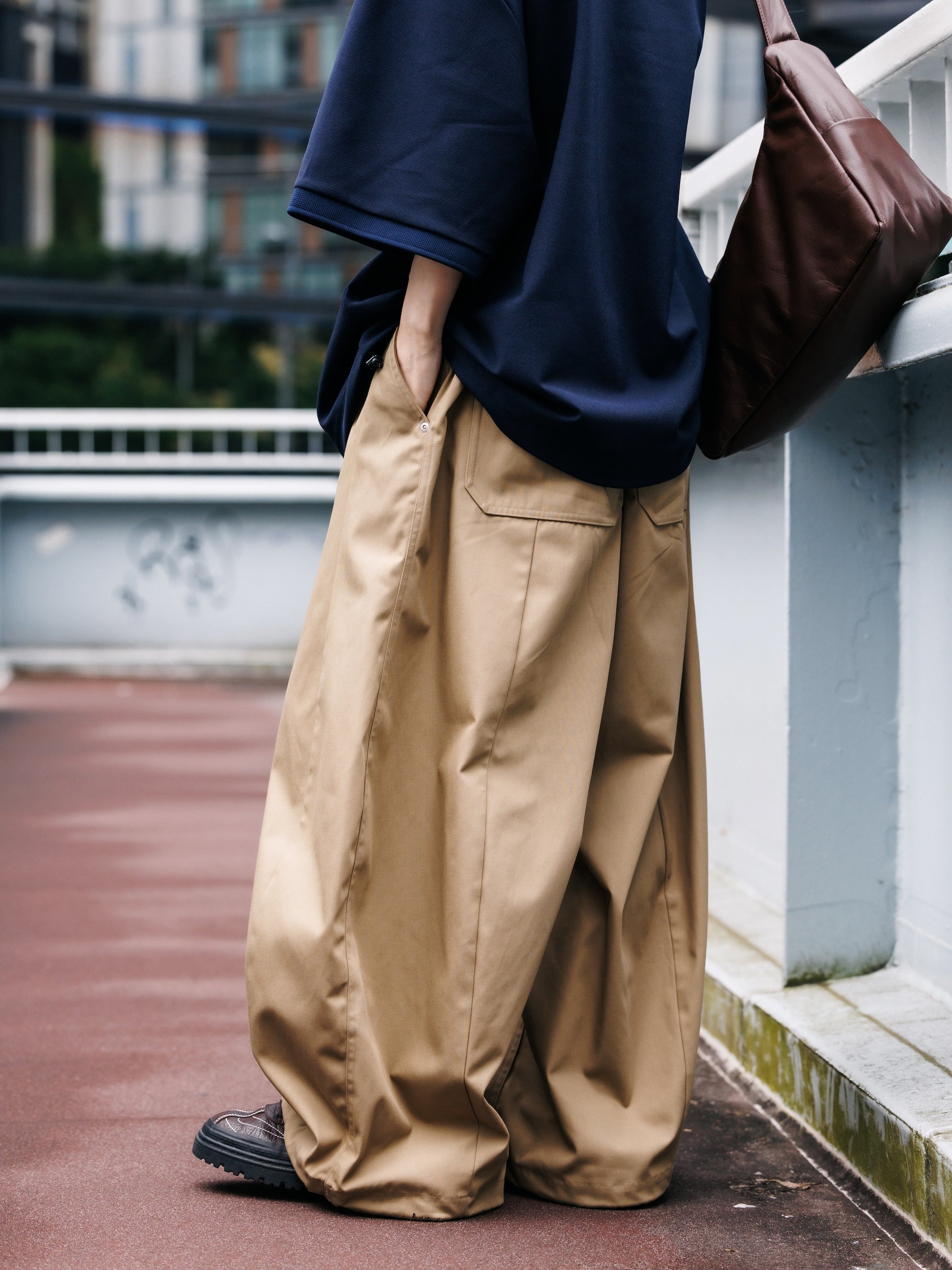 【7.11 SAT 20:00- IN STOCK】T/C GABARDINE CITY WIDE PANTS (BEIGE)