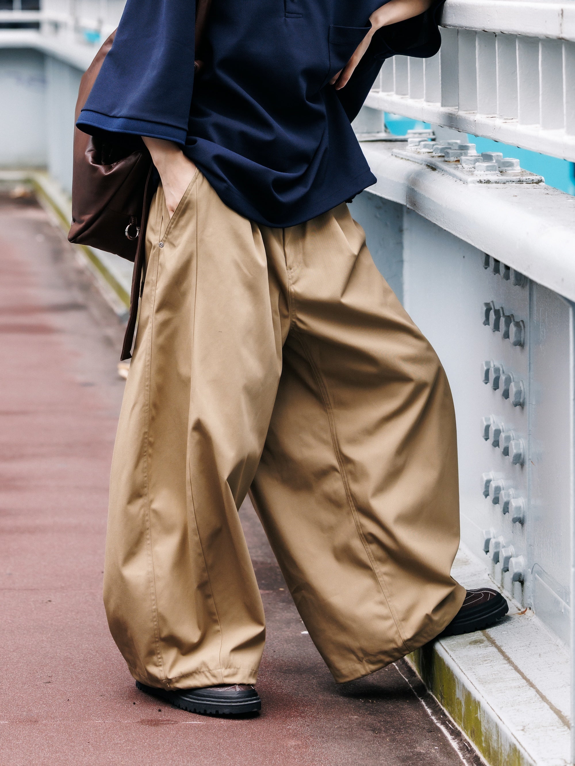 【7.11 SAT 20:00- IN STOCK】T/C GABARDINE CITY WIDE PANTS (BEIGE)