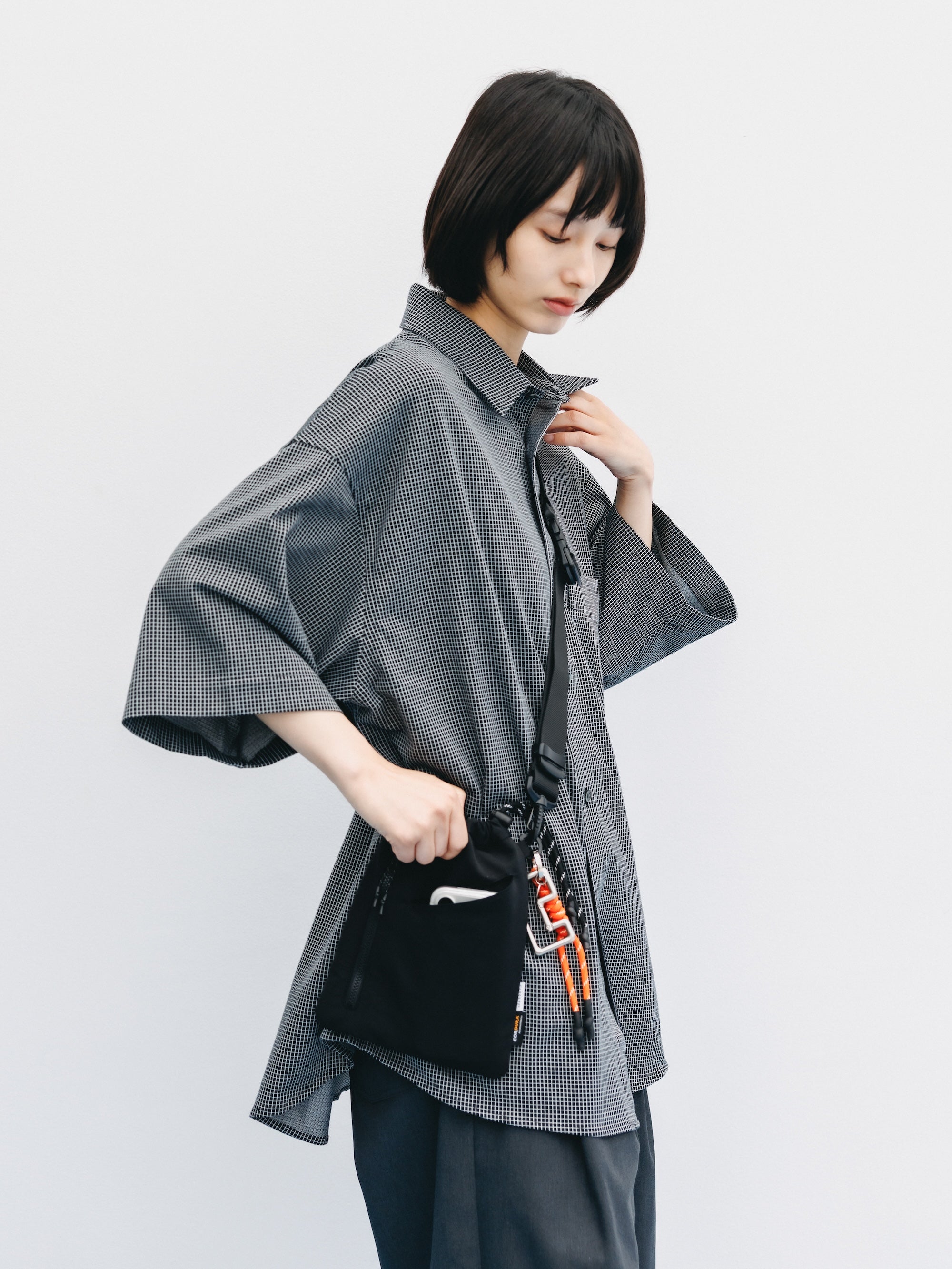 MINI GRID CHECK 36G KNIT EVERYDAY S/S SHIRT (BLACK×WHITE)