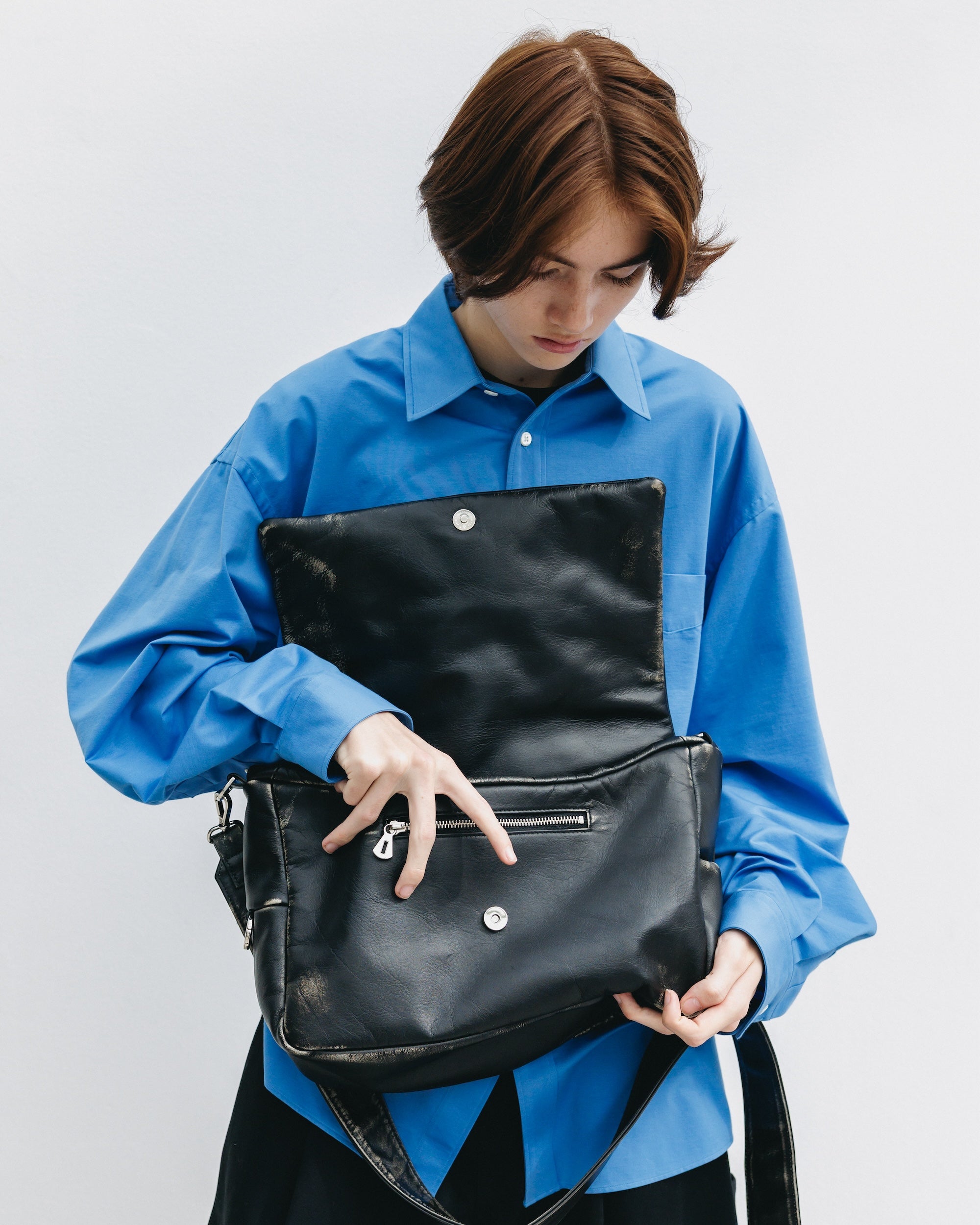 12.10 WED 20:00- IN STOCK】VINTAGE LEATHER PADDED FLAP HOLIDAY BAG (BL