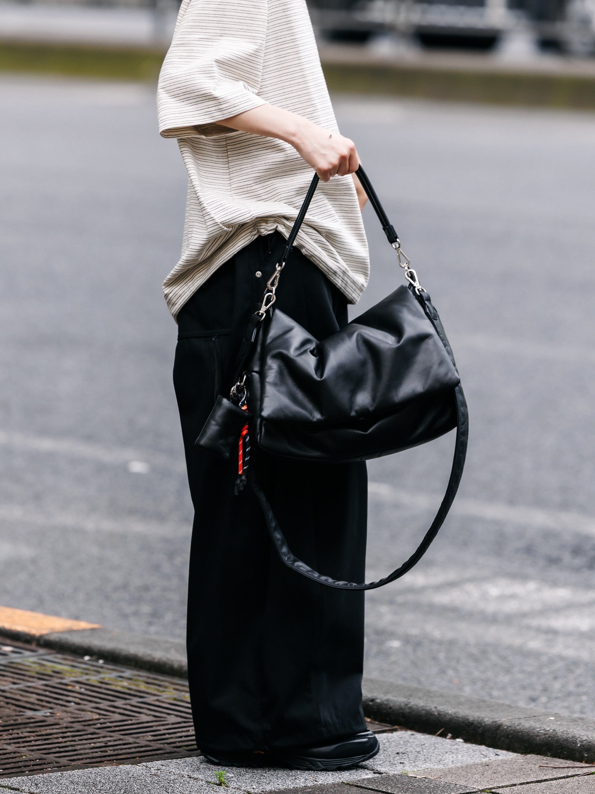 【7.18 SAT 20:00- IN STOCK】LEATHER PADDED FLAP HOLIDAY BAG