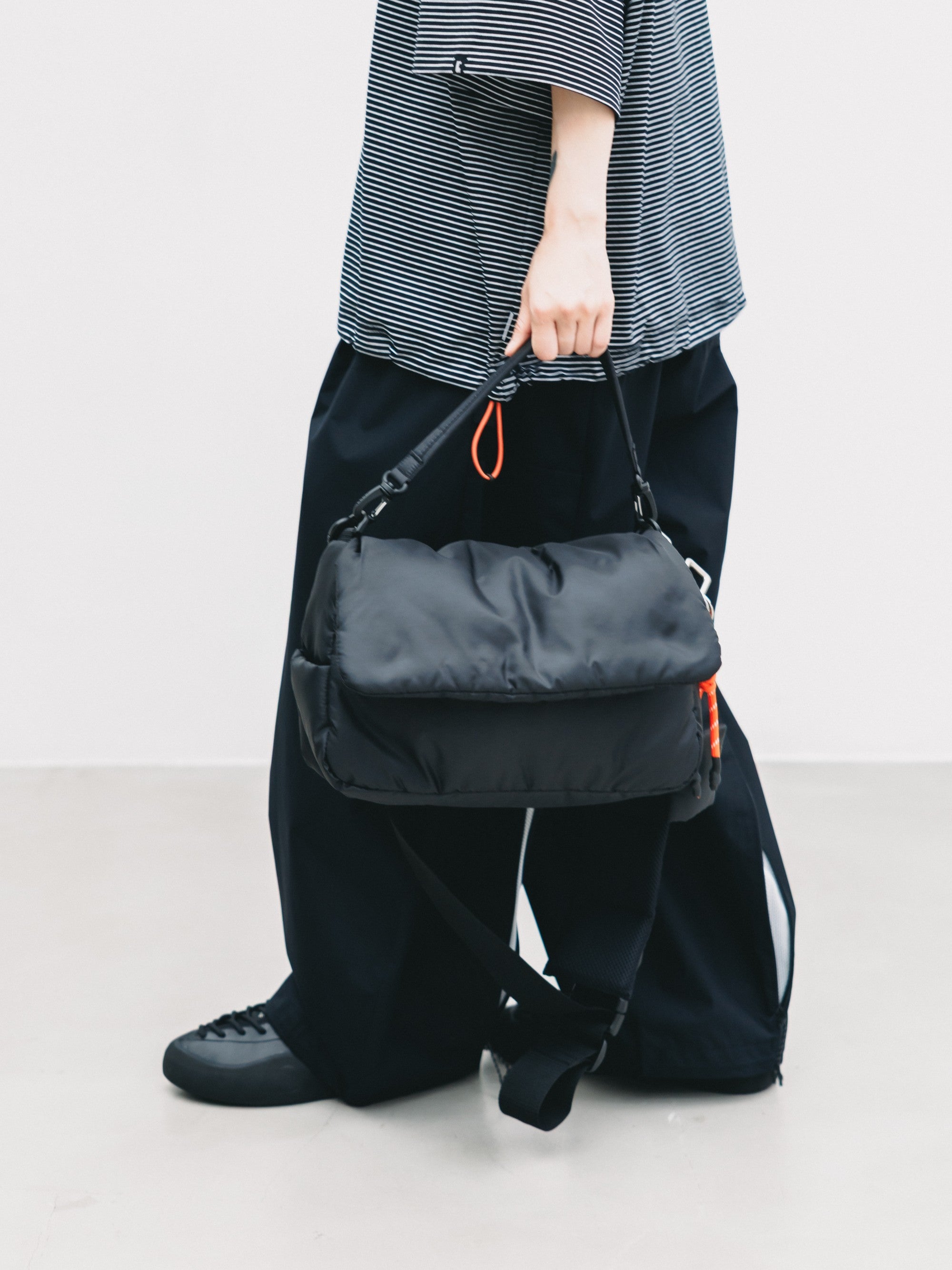 6.24 WED 20:00- IN STOCK】PADDED FLAP HOLIDAY BAG(BLACK)