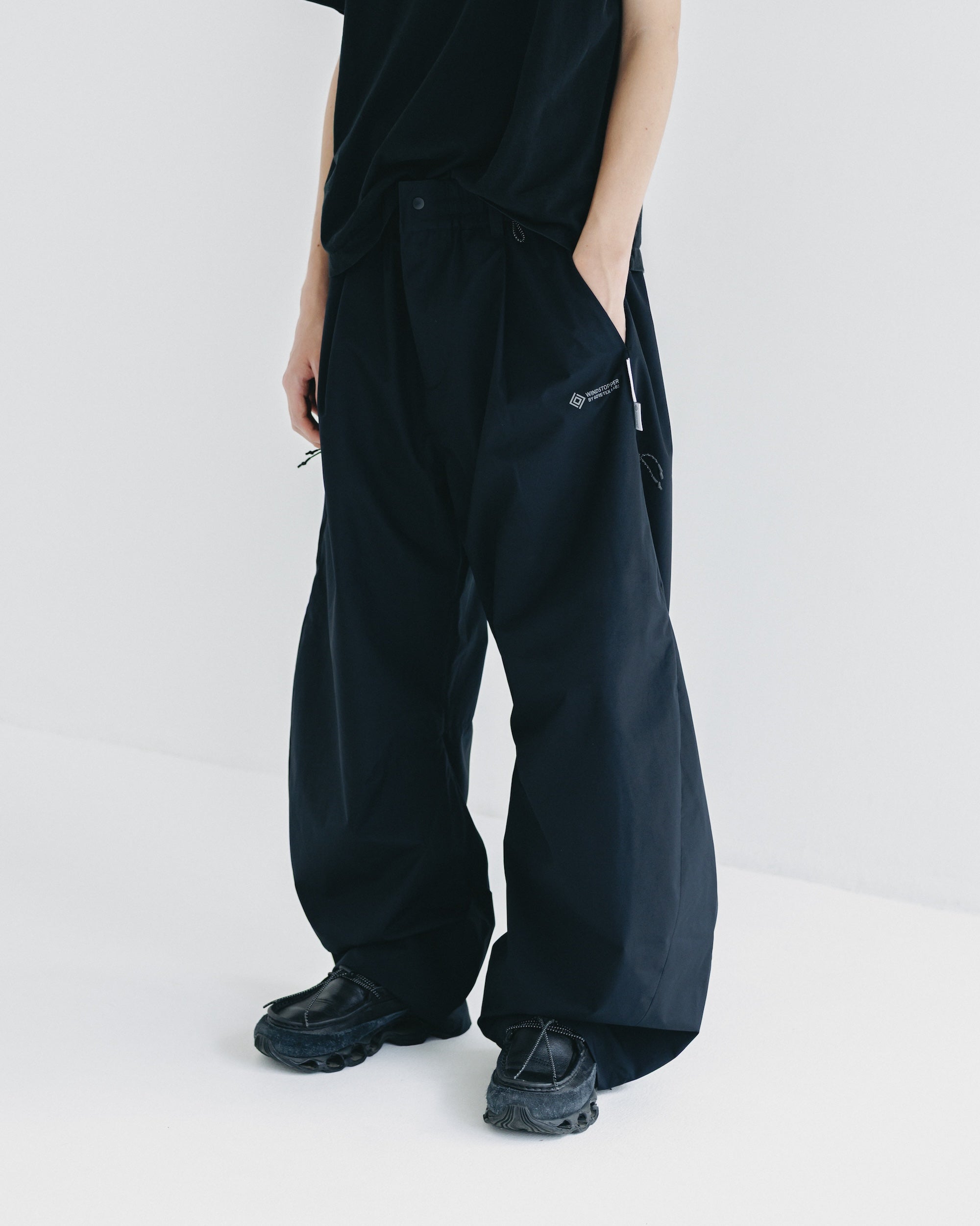 【9.10 WED 20:00- IN STOCK】+phenix WINDSTOPPER® by GORE-TEX LABS CITY BARREL LEG PANTS (BLACK)