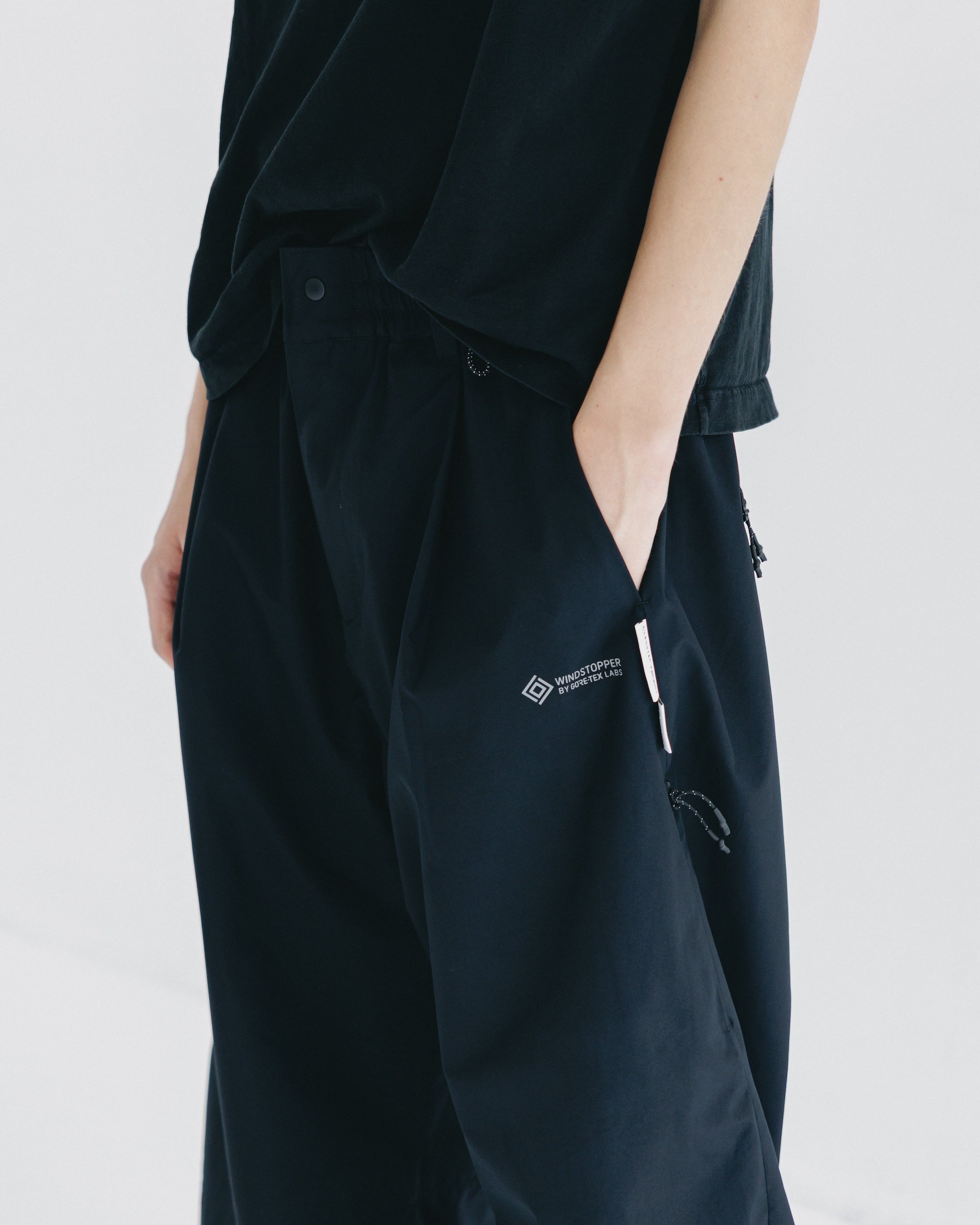 【9.10 WED 20:00- IN STOCK】+phenix WINDSTOPPER® by GORE-TEX LABS CITY BARREL LEG PANTS (BLACK)