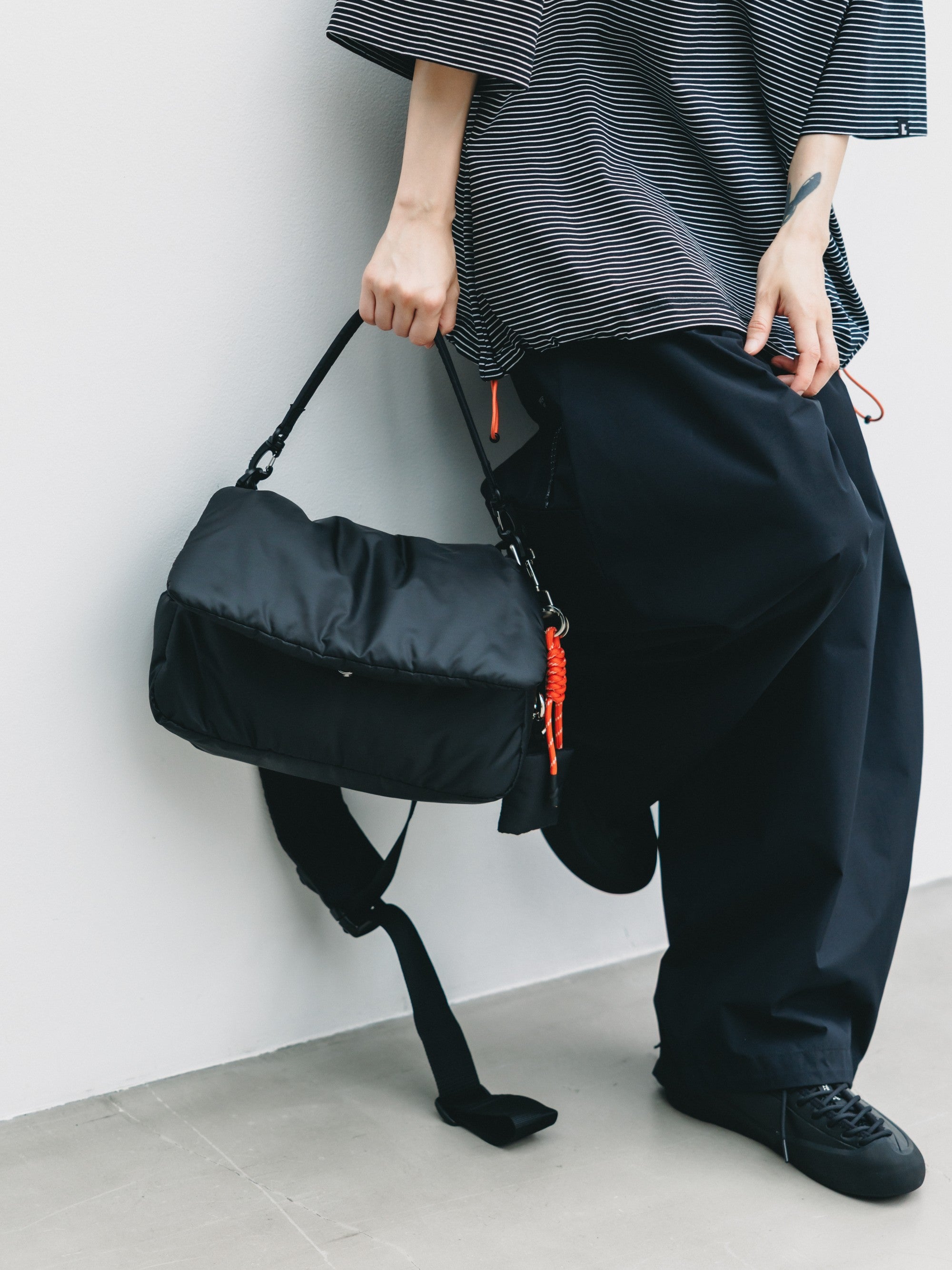 【6.24 WED 20:00- IN STOCK】PADDED FLAP HOLIDAY BAG(BLACK)