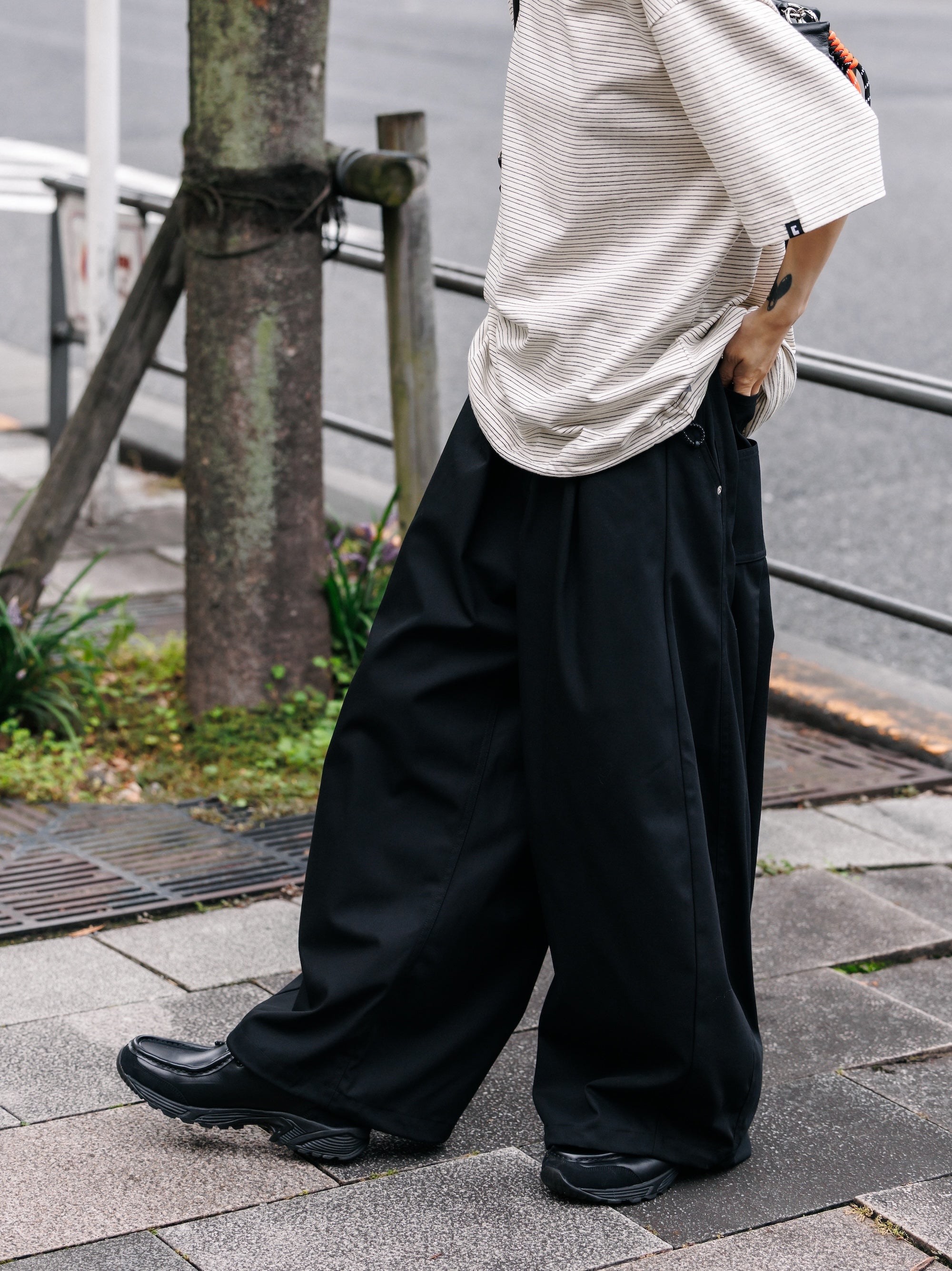 【7.11 SAT 20:00- IN STOCK】T/C GABARDINE CITY WIDE PANTS (BLACK)