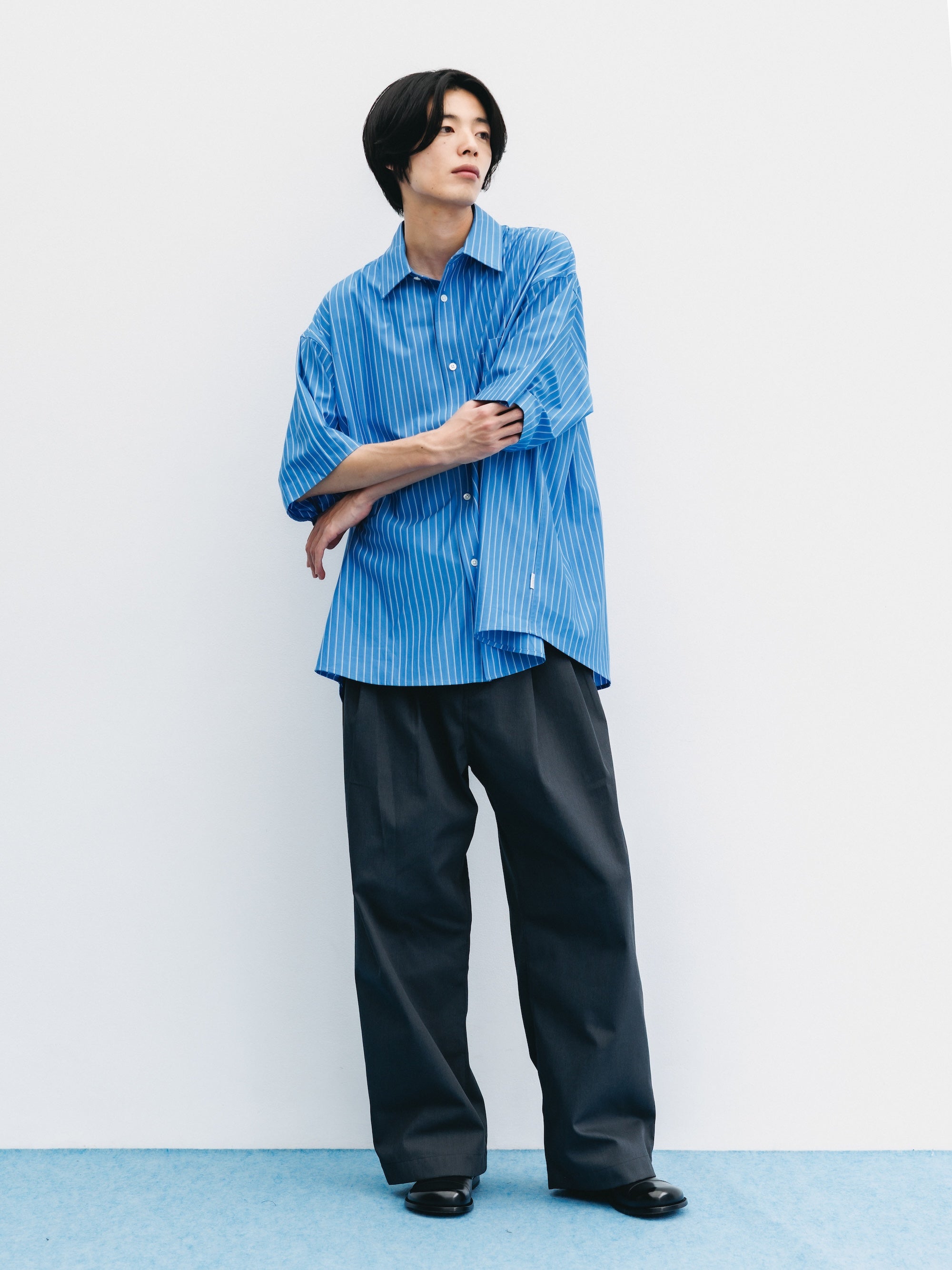 【8.5 WED 20:00- IN STOCK】THICK/THIN STRIPE 46G KNIT EVERYDAY S/S SHIRT (SAX BLUE STRIPE)