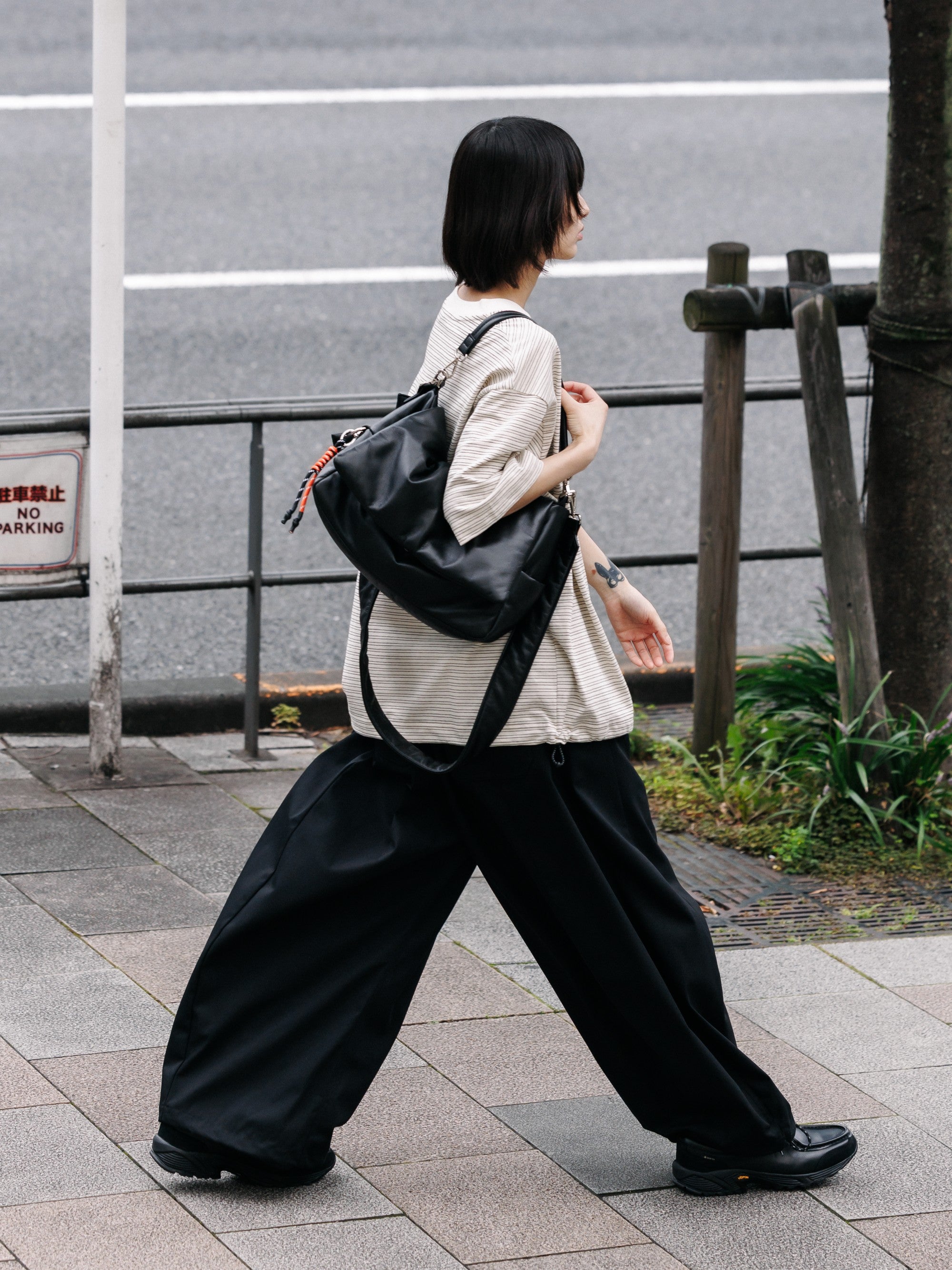 【7.18 SAT 20:00- IN STOCK】LEATHER PADDED FLAP HOLIDAY BAG