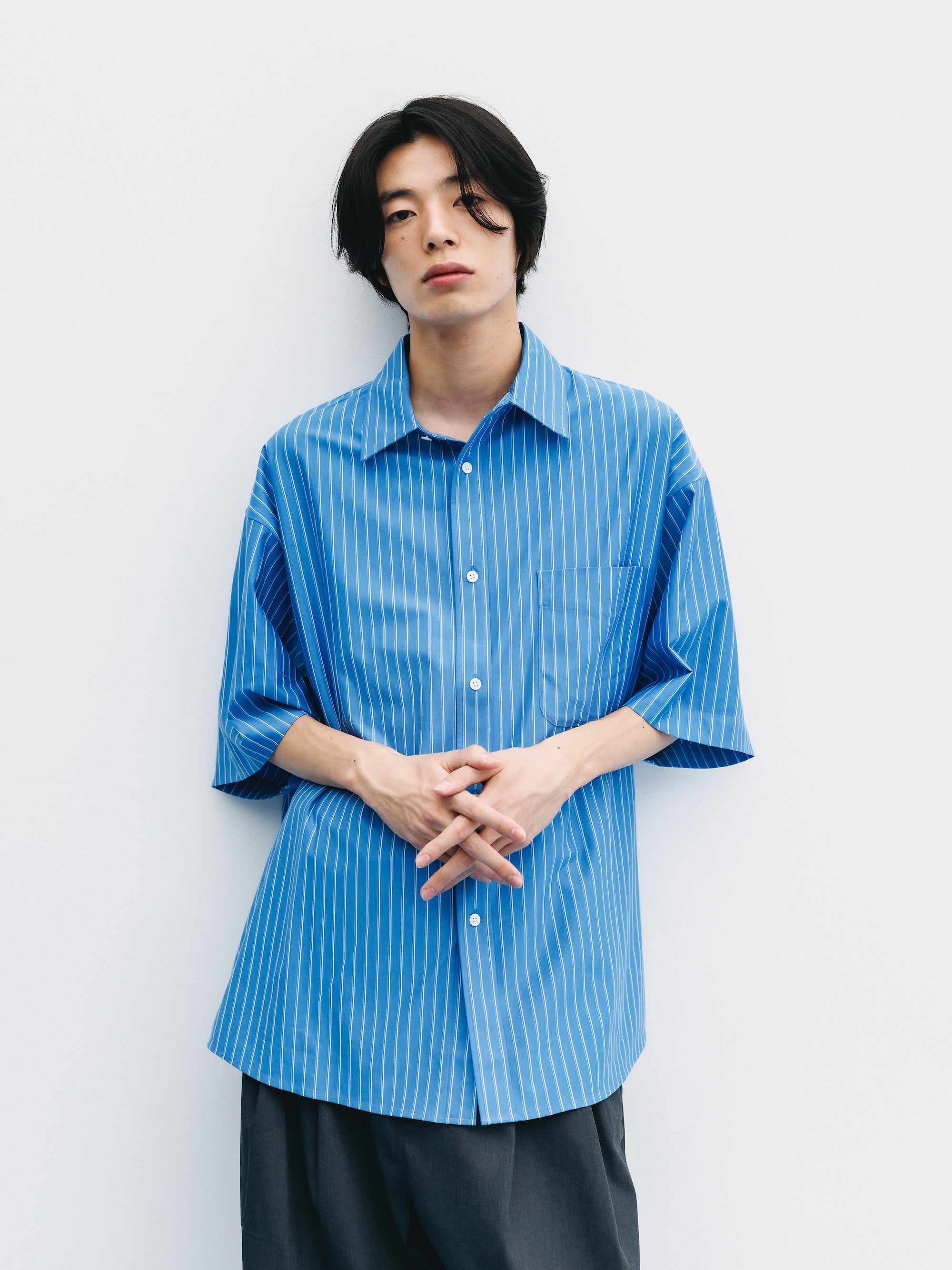 【8.5 WED 20:00- IN STOCK】THICK/THIN STRIPE 46G KNIT EVERYDAY S/S SHIRT (SAX BLUE STRIPE)