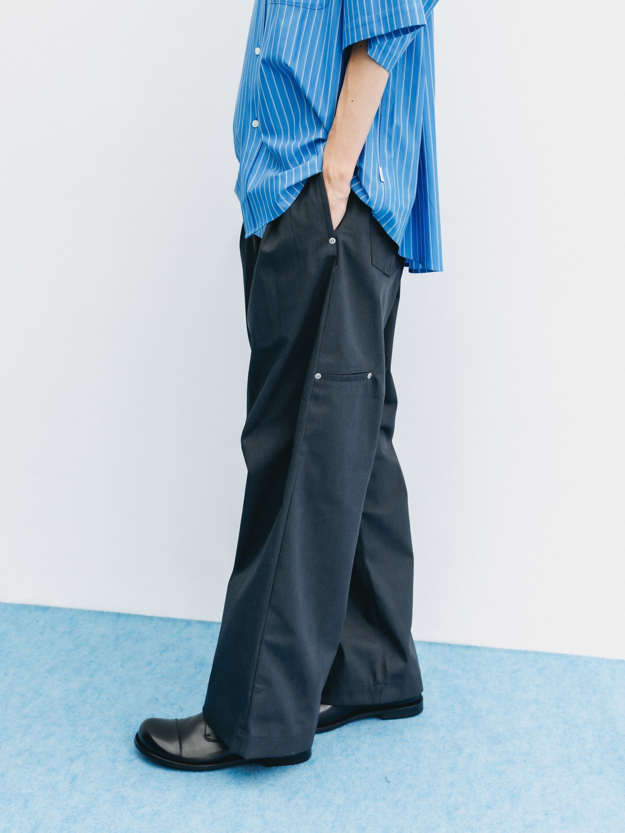 【8.5 WED 20:00- IN STOCK】T/C GABARDINE CITY WIDE STRAIGHT PANTS (CHARCOAL)